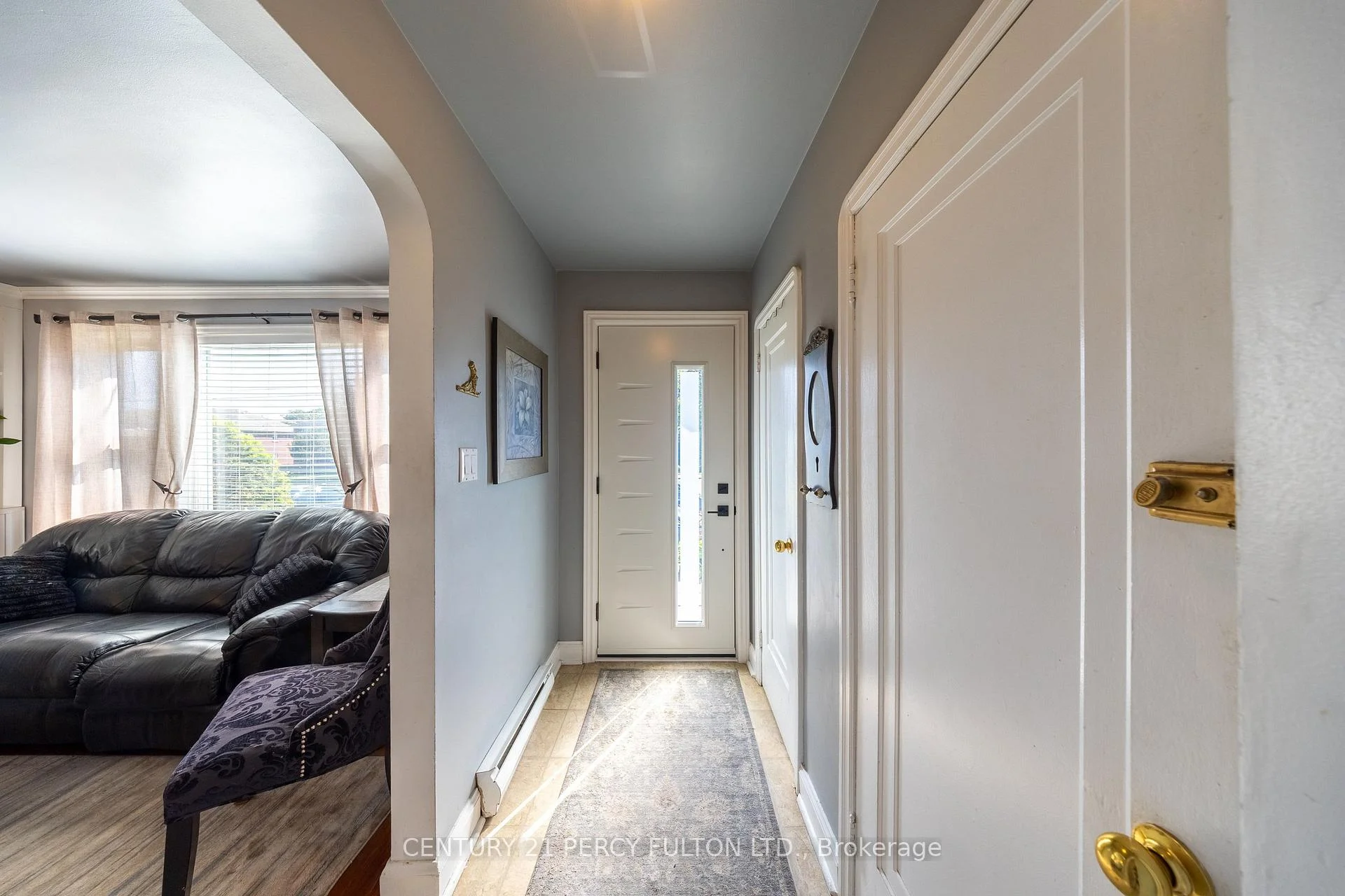 Photo 10 of 816 Simcoe Street N, Oshawa, Centennial — HOMEH