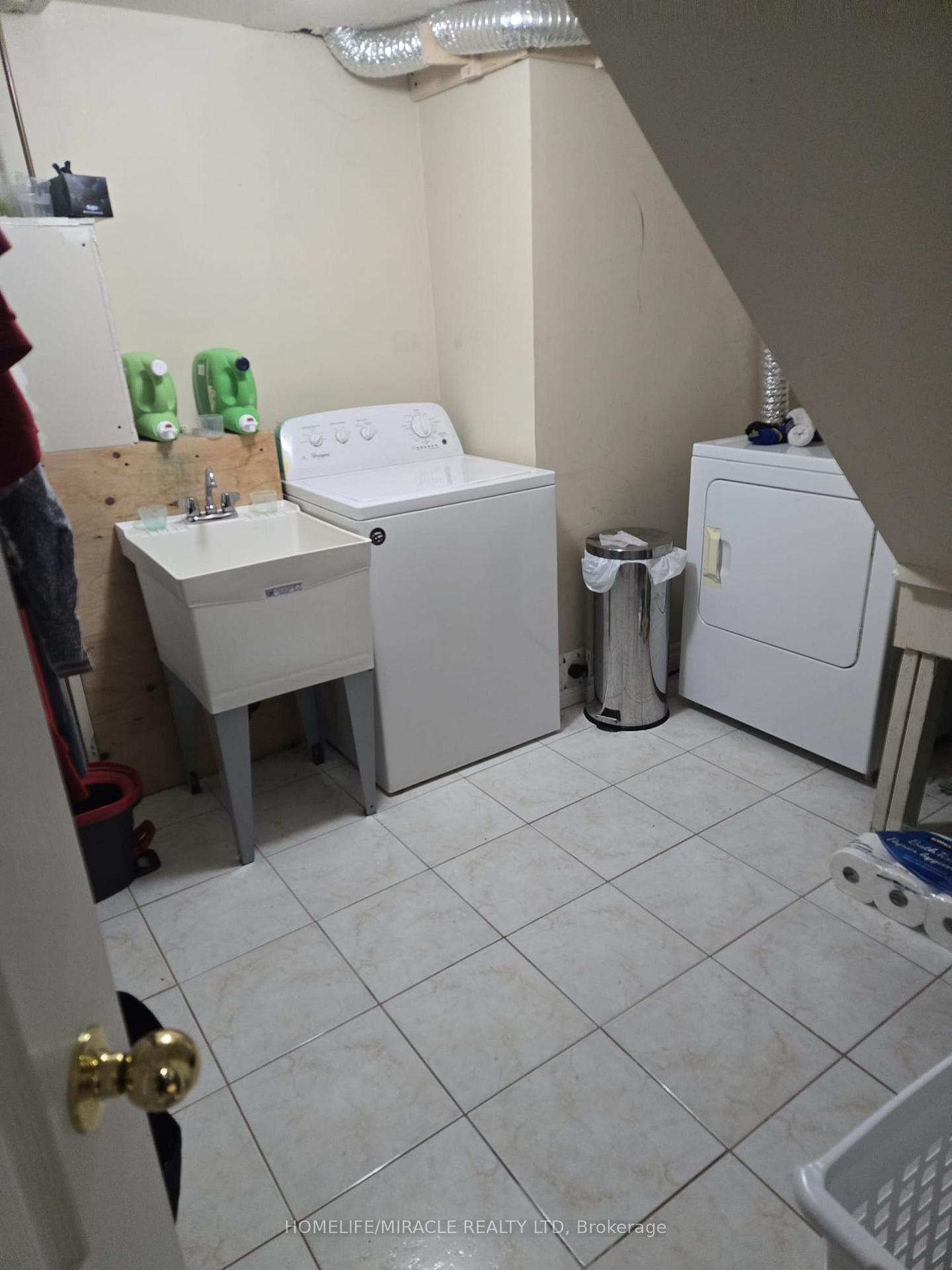 Photo 9 of 21 Mario Street, Brampton, Bram East — HOMEH
