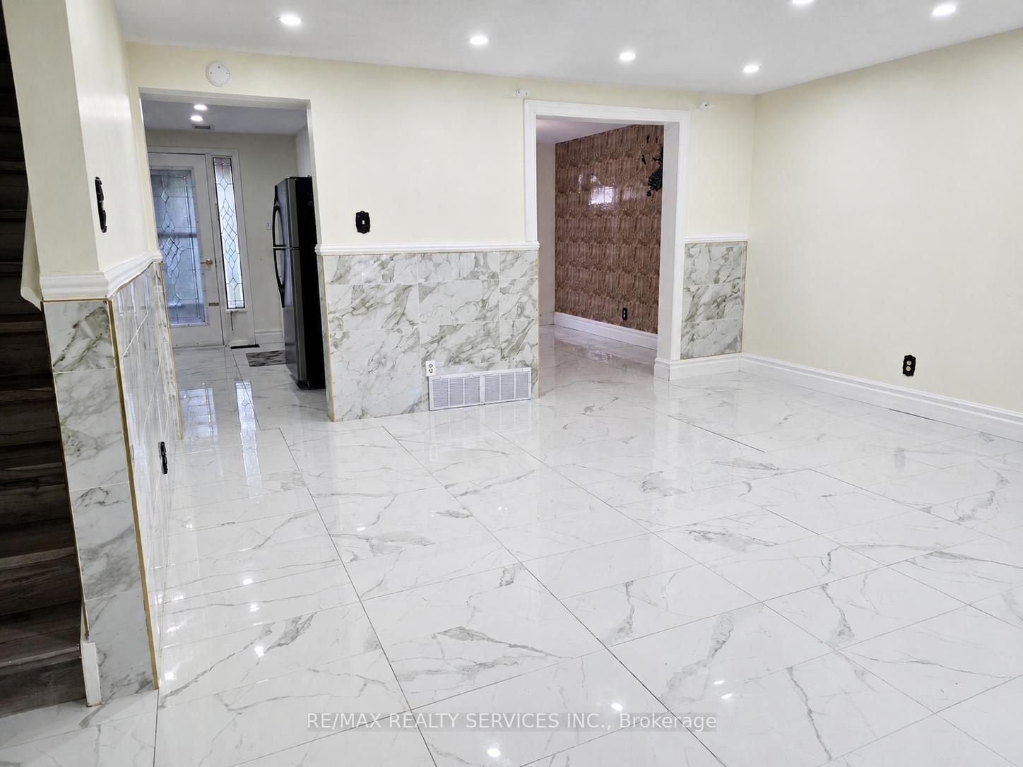 Photo 5 of 238 Linden Drive, Cambridge, Preston Heights — HOMEH