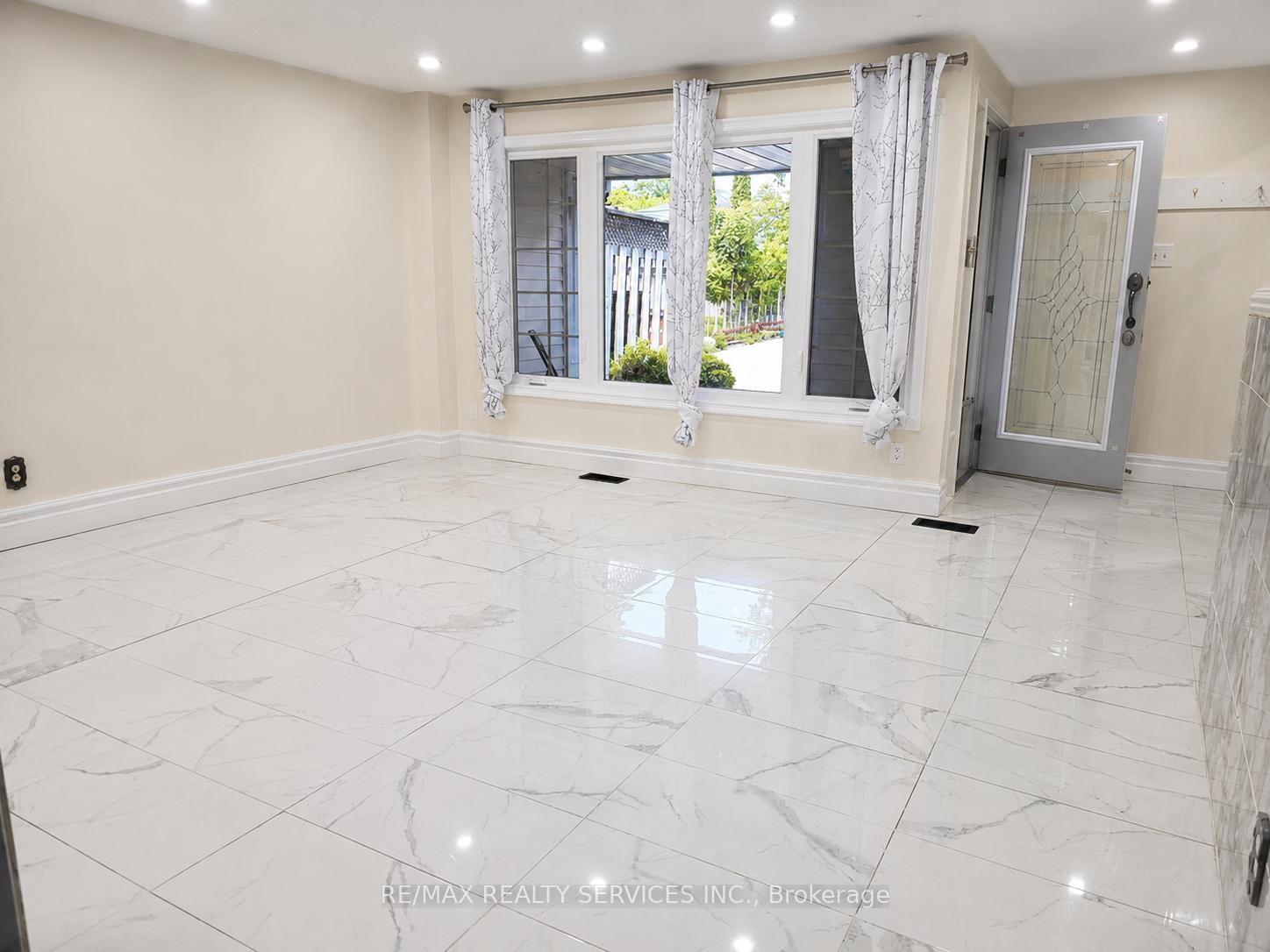 Photo 6 of 238 Linden Drive, Cambridge, Preston Heights — HOMEH