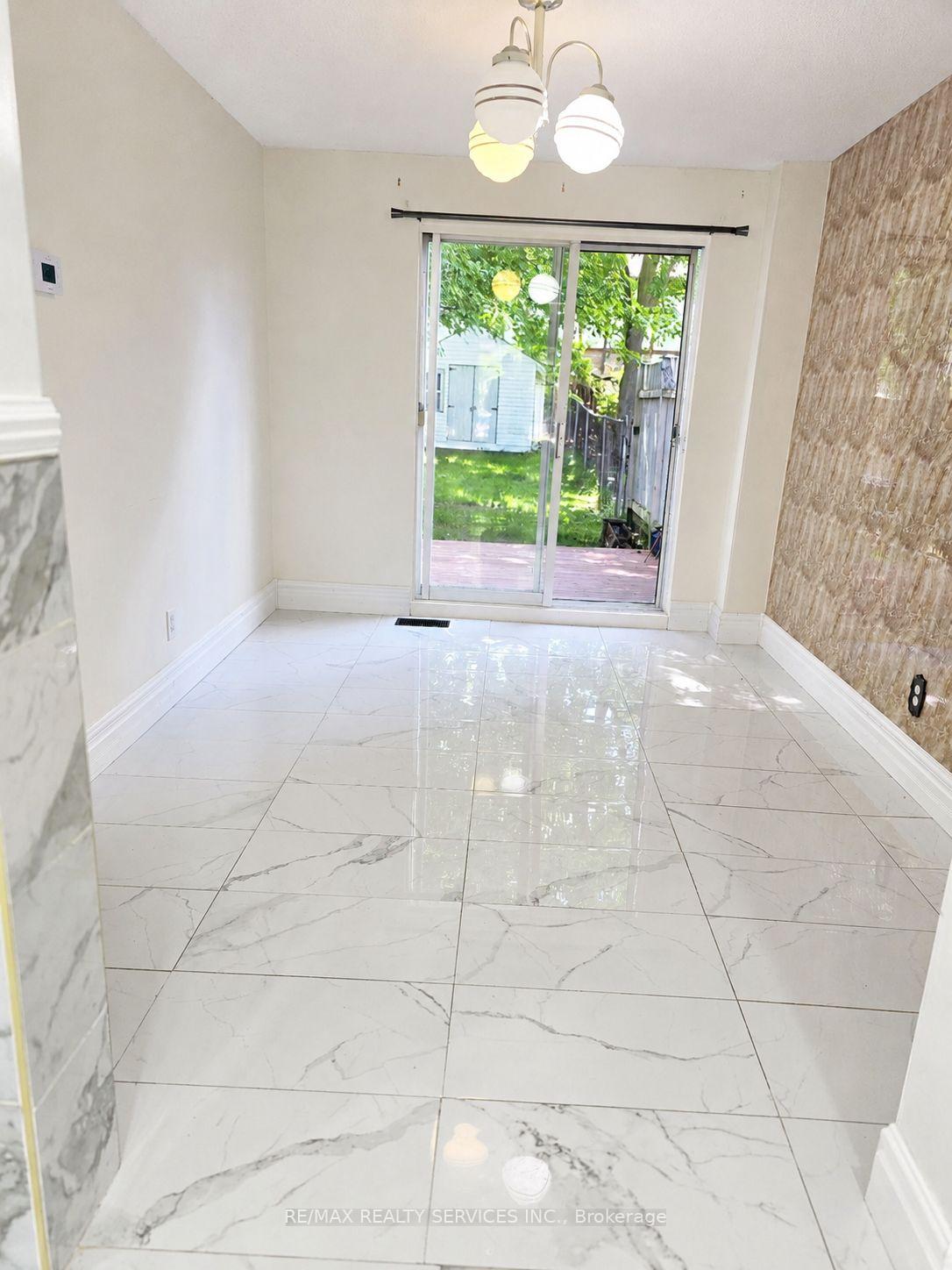 Photo 8 of 238 Linden Drive, Cambridge, Preston Heights — HOMEH