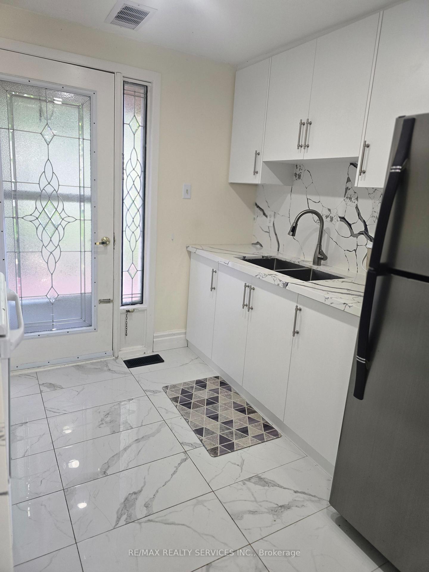 Photo 10 of 238 Linden Drive, Cambridge, Preston Heights — HOMEH