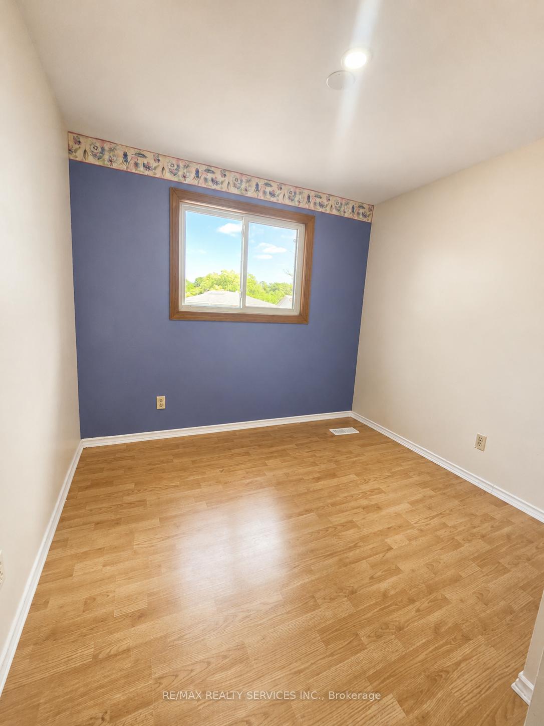 Photo 15 of 238 Linden Drive, Cambridge, Preston Heights — HOMEH
