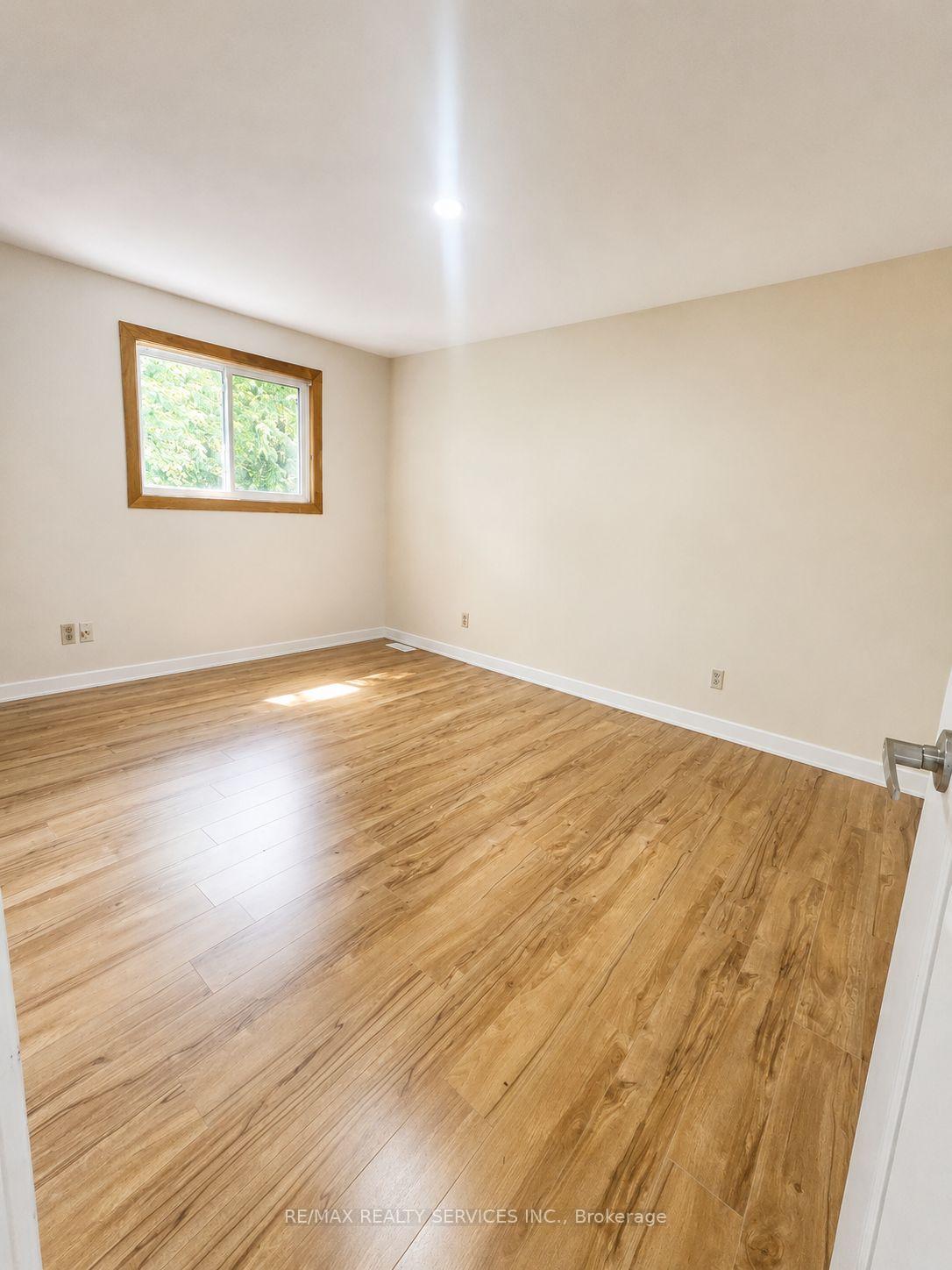 Photo 17 of 238 Linden Drive, Cambridge, Preston Heights — HOMEH