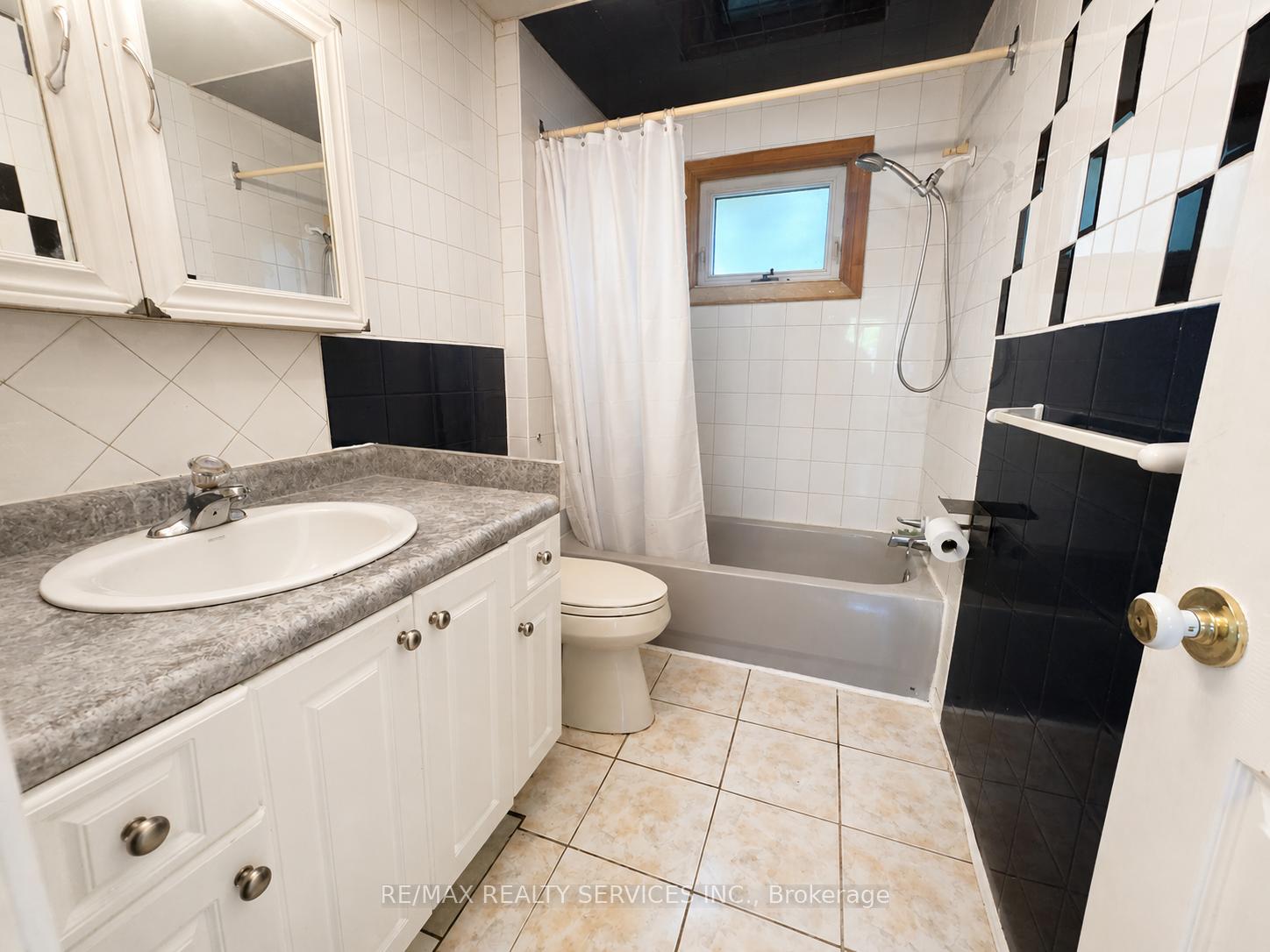 Photo 18 of 238 Linden Drive, Cambridge, Preston Heights — HOMEH