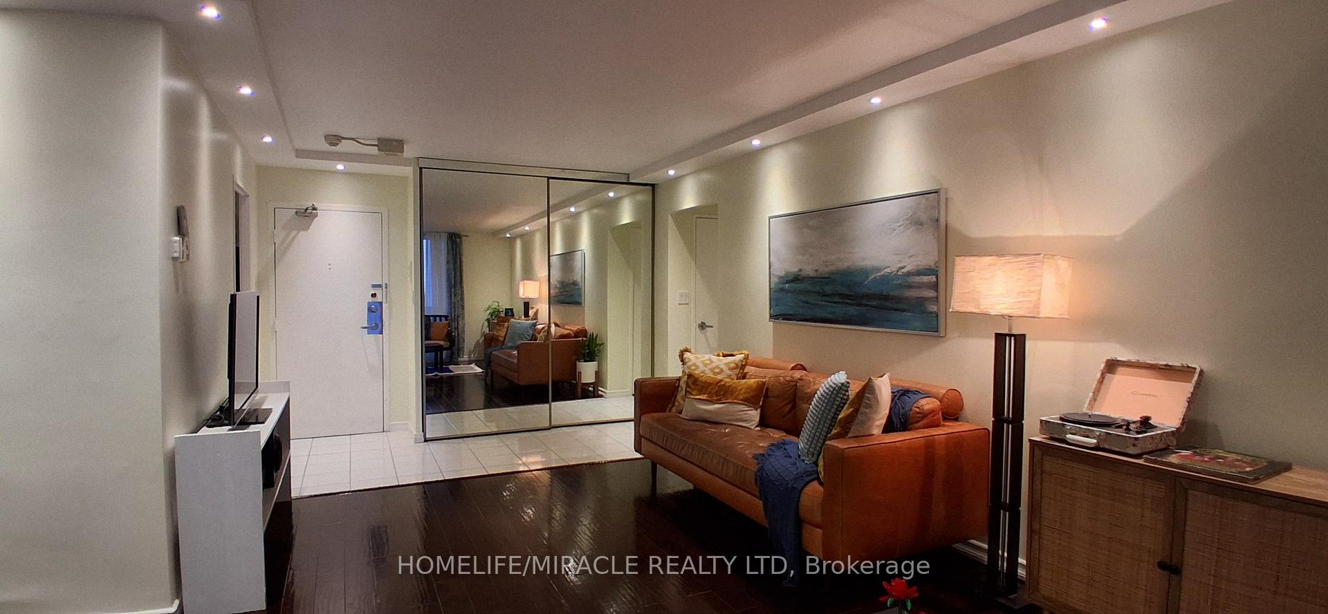 Photo 5 of Unit 1618, 1 Massey Square, Toronto, Crescent Town — HOMEH