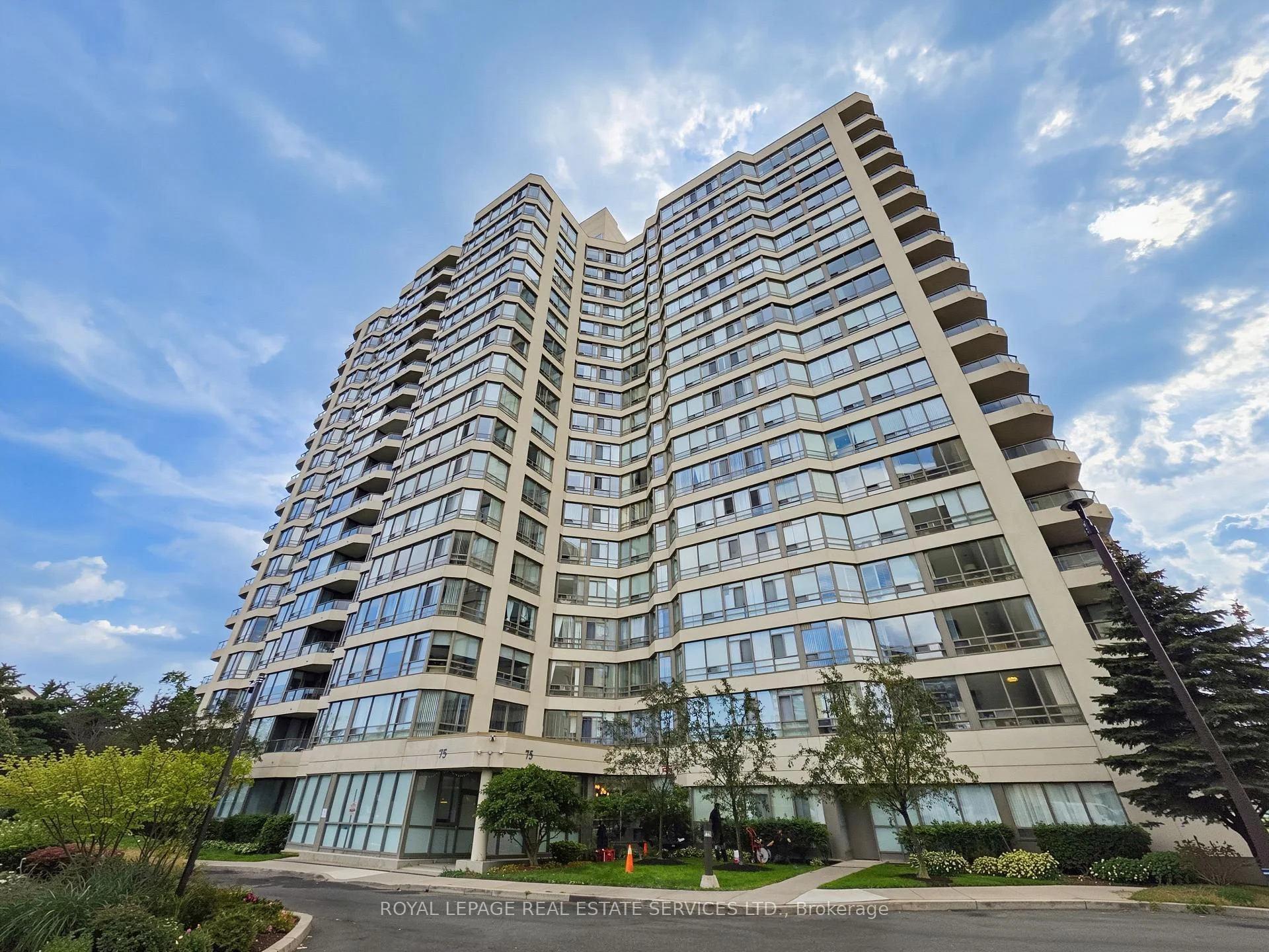 Photo 3 of Unit 1212, 75 King Street E, Mississauga, Cooksville — HOMEH
