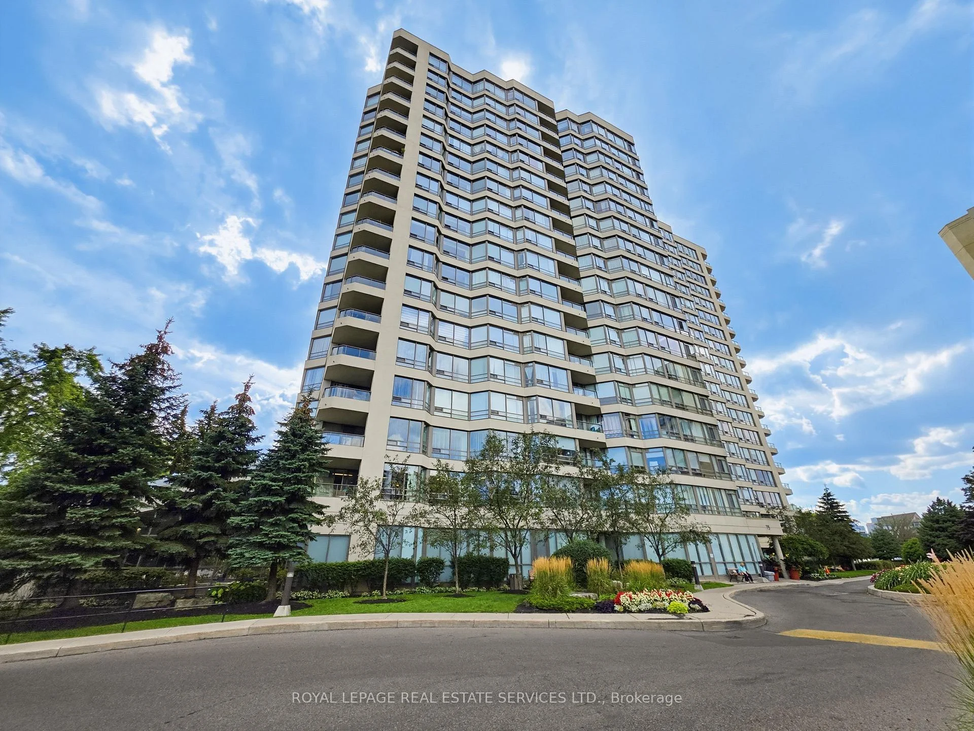 Photo 4 of Unit 1212, 75 King Street E, Mississauga, Cooksville — HOMEH