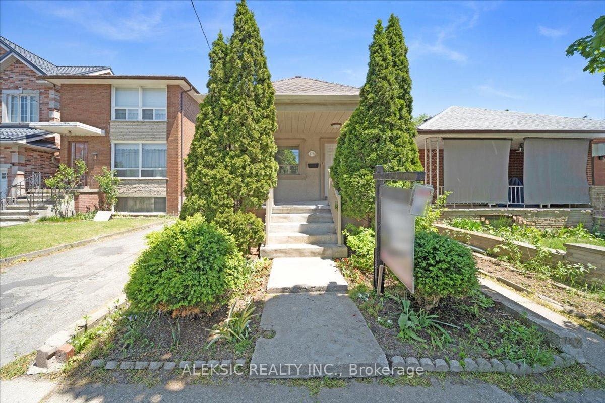 Photo 1 of 179 Thirtieth Street, Etobicoke, Alderwood — HOMEH