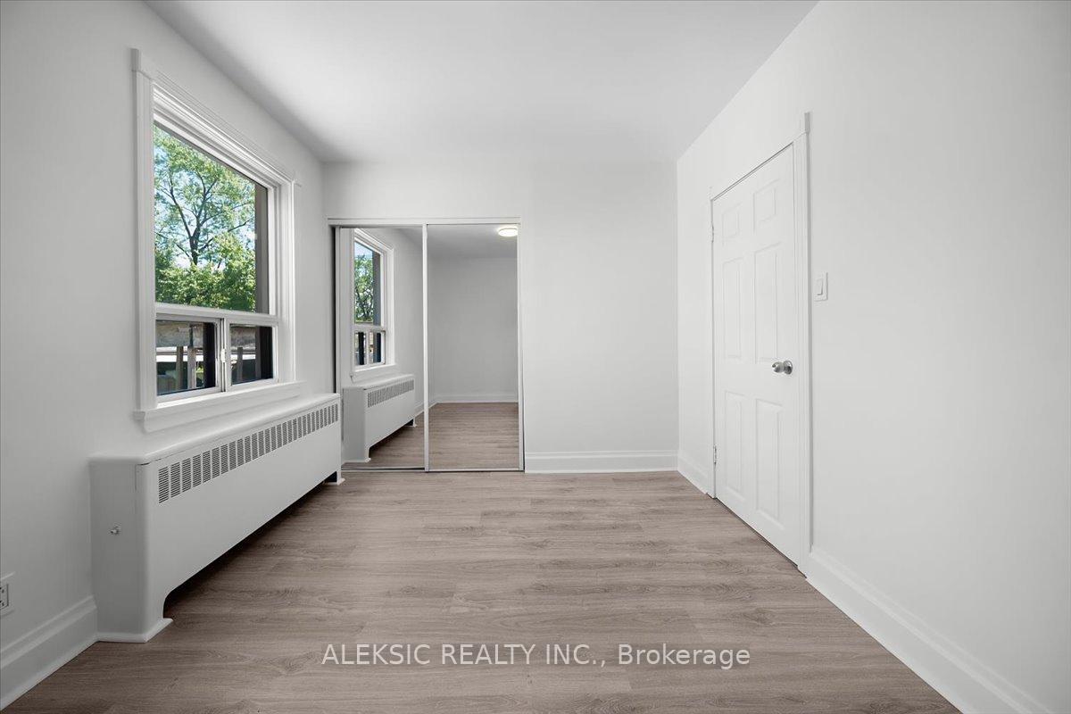 Photo 17 of 179 Thirtieth Street, Etobicoke, Alderwood — HOMEH