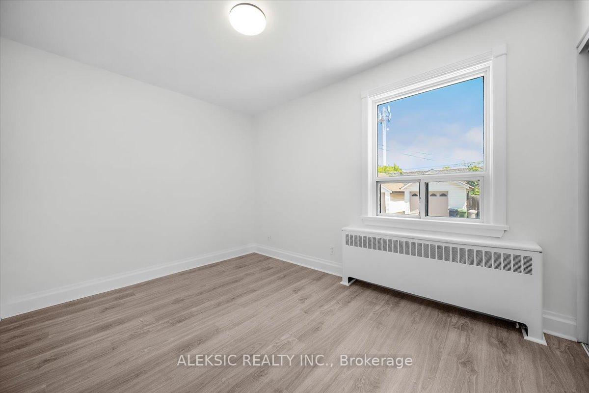 Photo 18 of 179 Thirtieth Street, Etobicoke, Alderwood — HOMEH
