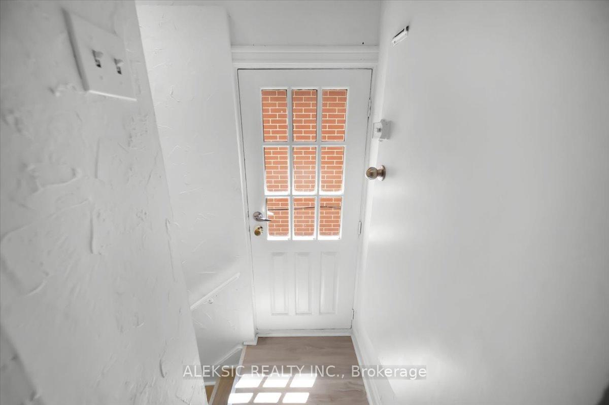 Photo 22 of 179 Thirtieth Street, Etobicoke, Alderwood — HOMEH