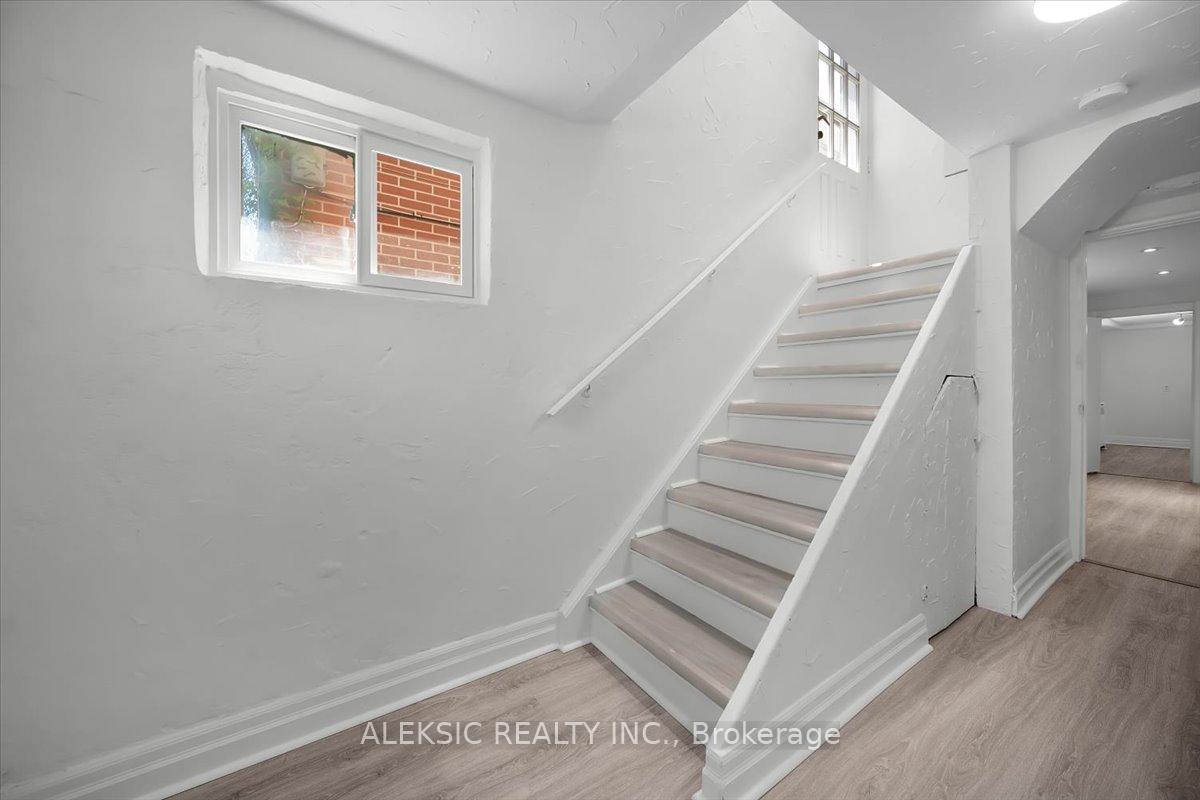 Photo 23 of 179 Thirtieth Street, Etobicoke, Alderwood — HOMEH
