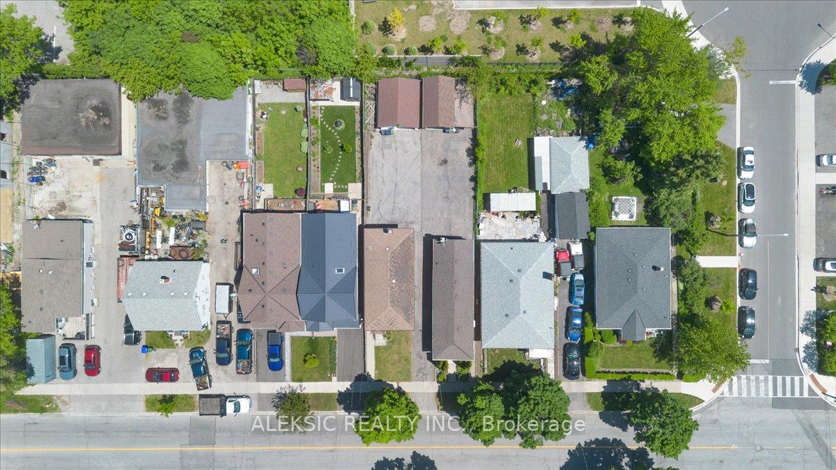 Photo 35 of 179 Thirtieth Street, Etobicoke, Alderwood — HOMEH