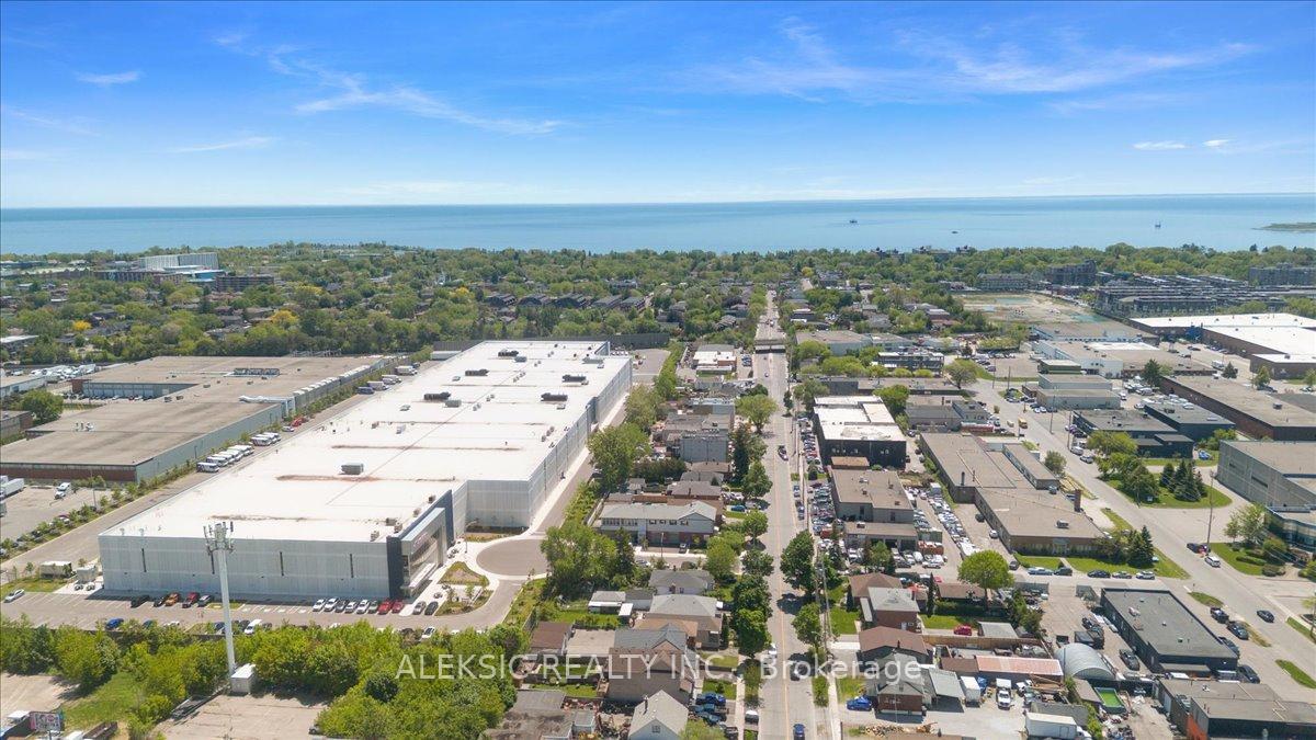 Photo 38 of 179 Thirtieth Street, Etobicoke, Alderwood — HOMEH