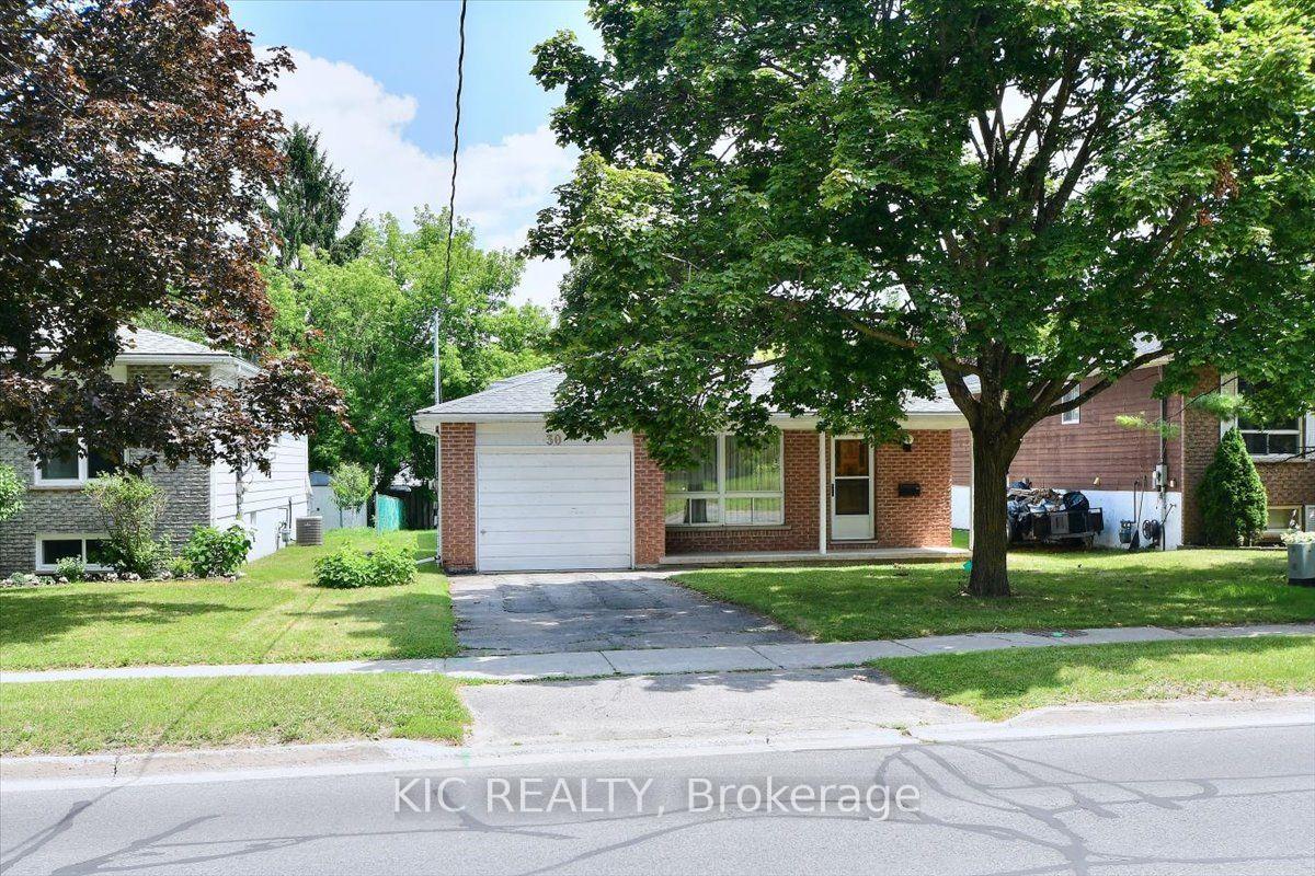 Photo of 30 Kawartha Heights Boulevard