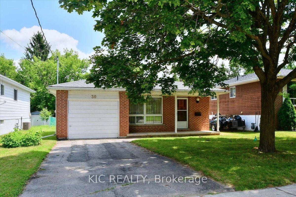 Photo 3 of 30 Kawartha Heights Boulevard, Peterborough, Monaghan Ward 2 — HOMEH