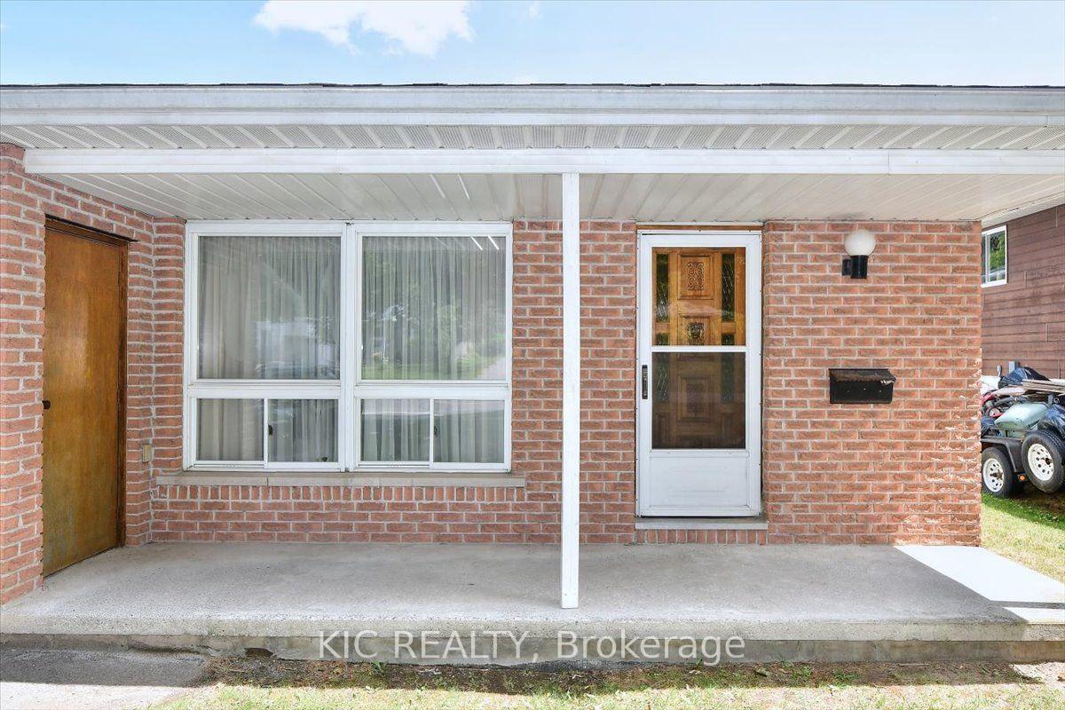 Photo 5 of 30 Kawartha Heights Boulevard, Peterborough, Monaghan Ward 2 — HOMEH