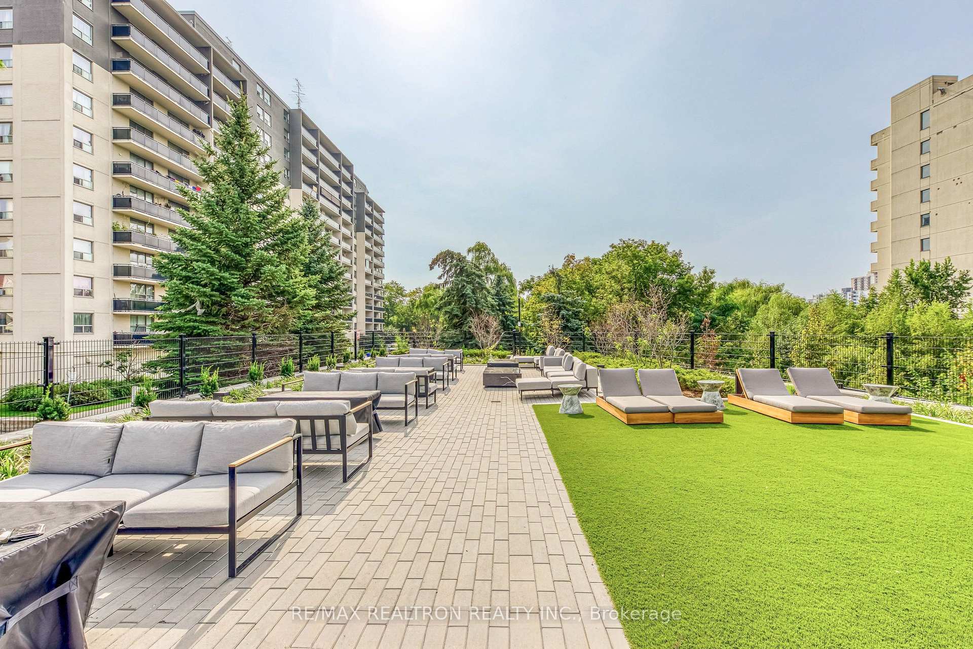 Photo 42 of Unit 410, 86 Dundas Street E, Mississauga, Cooksville — HOMEH