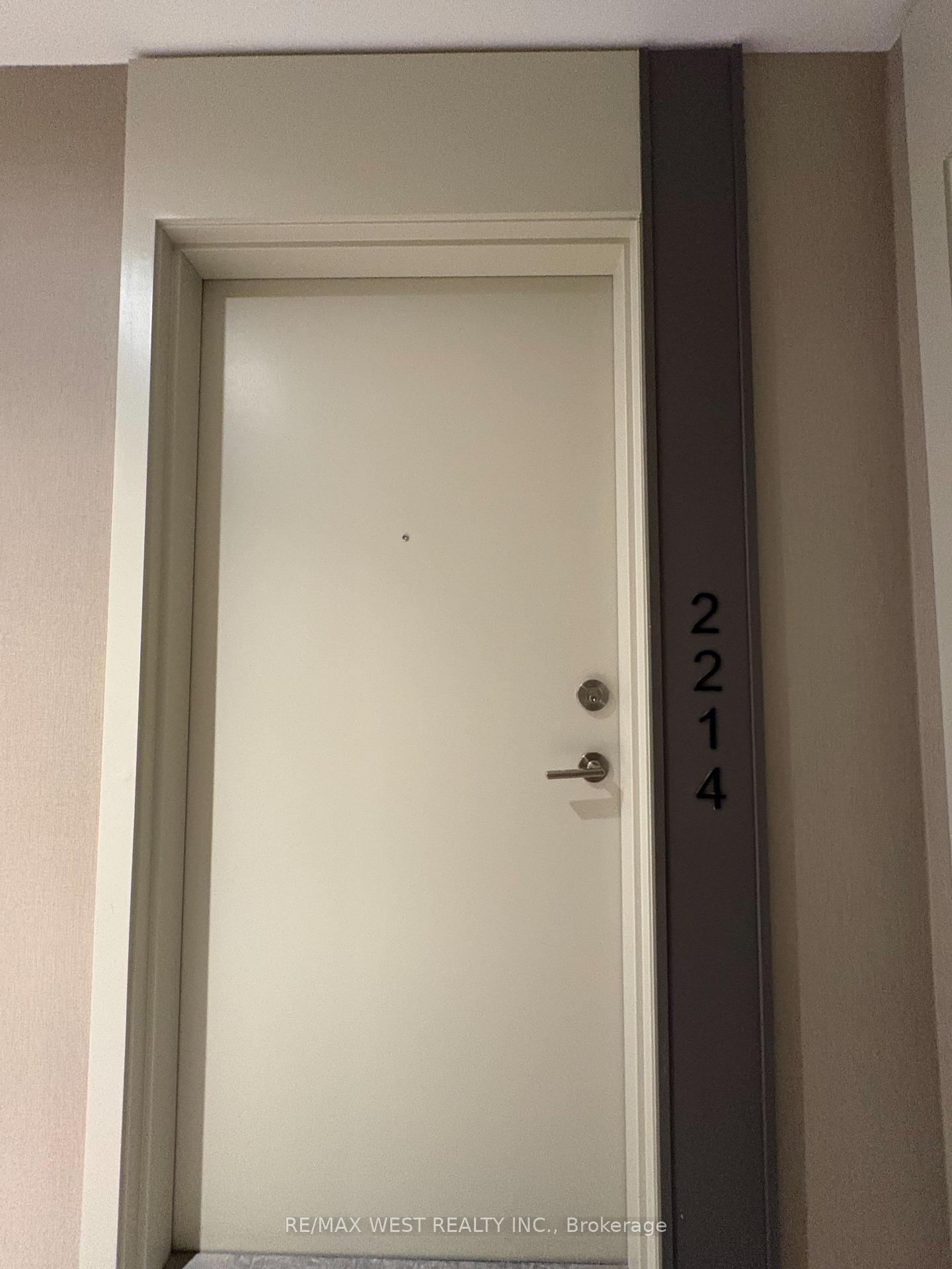 Photo 4 of Unit 2214, 6 Flavelle Trail, Vaughan, Steeles West Industrial — HOMEH