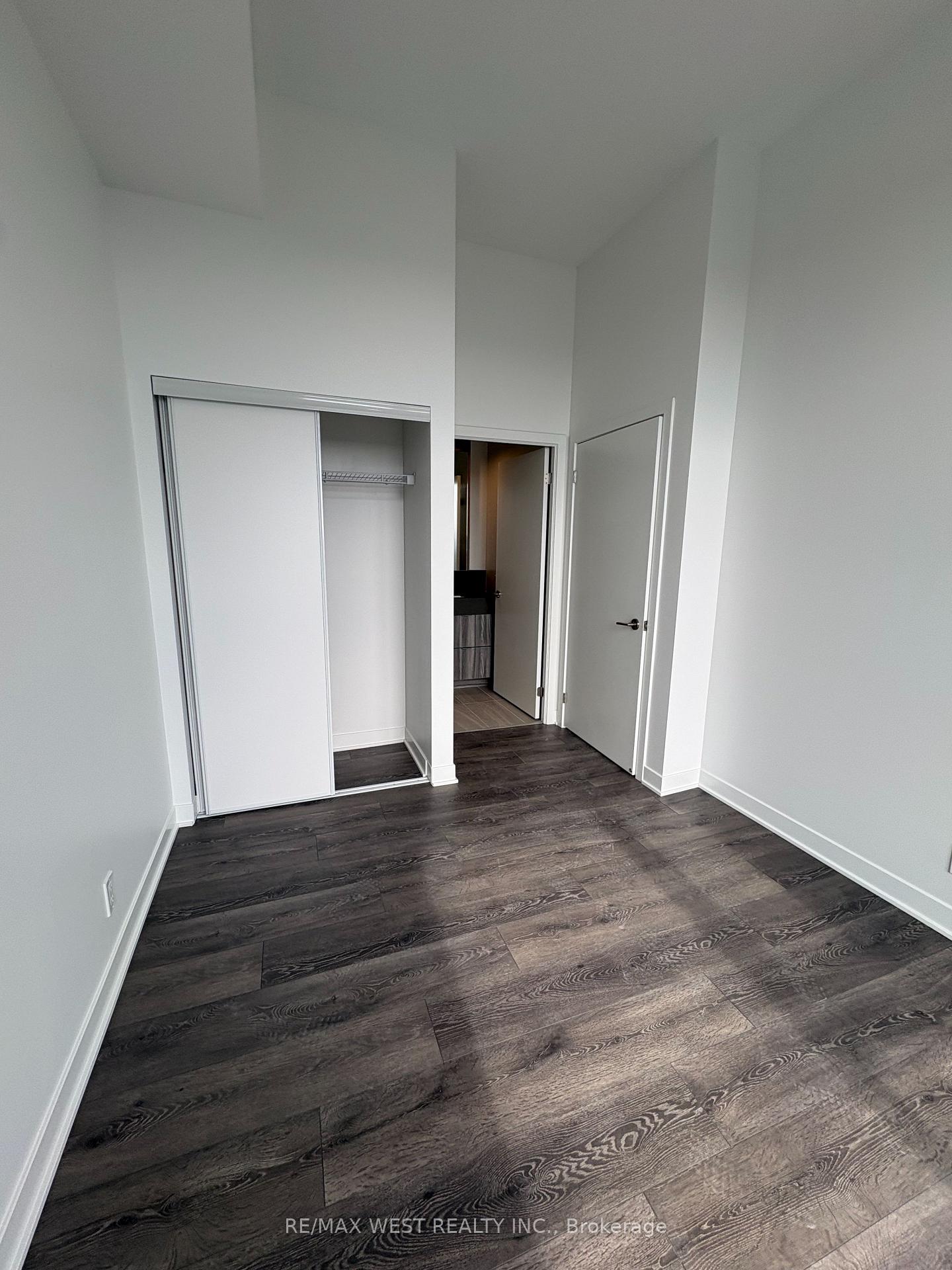 Photo 6 of Unit 2214, 6 Flavelle Trail, Vaughan, Steeles West Industrial — HOMEH