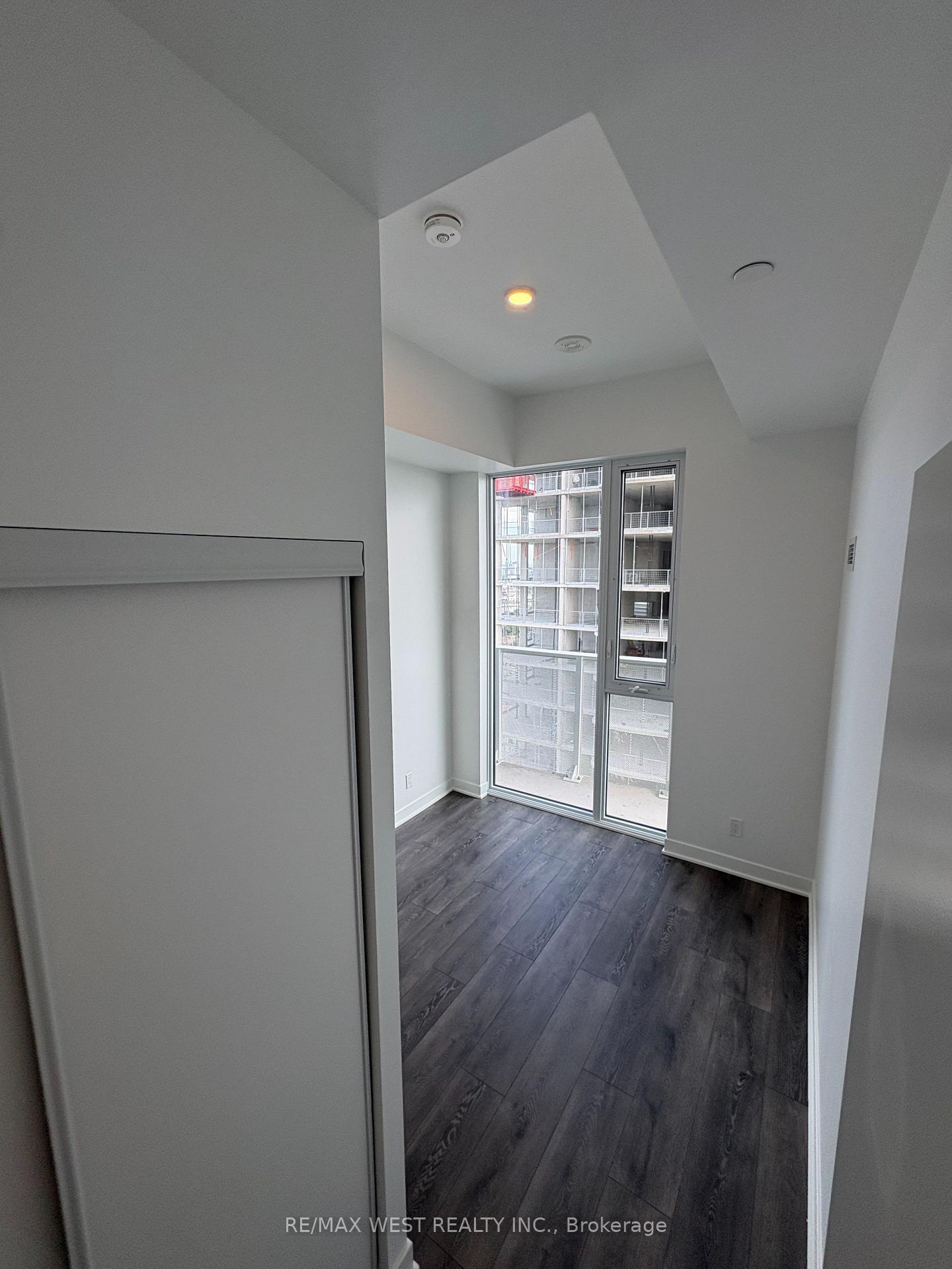 Photo 10 of Unit 2214, 6 Flavelle Trail, Vaughan, Steeles West Industrial — HOMEH