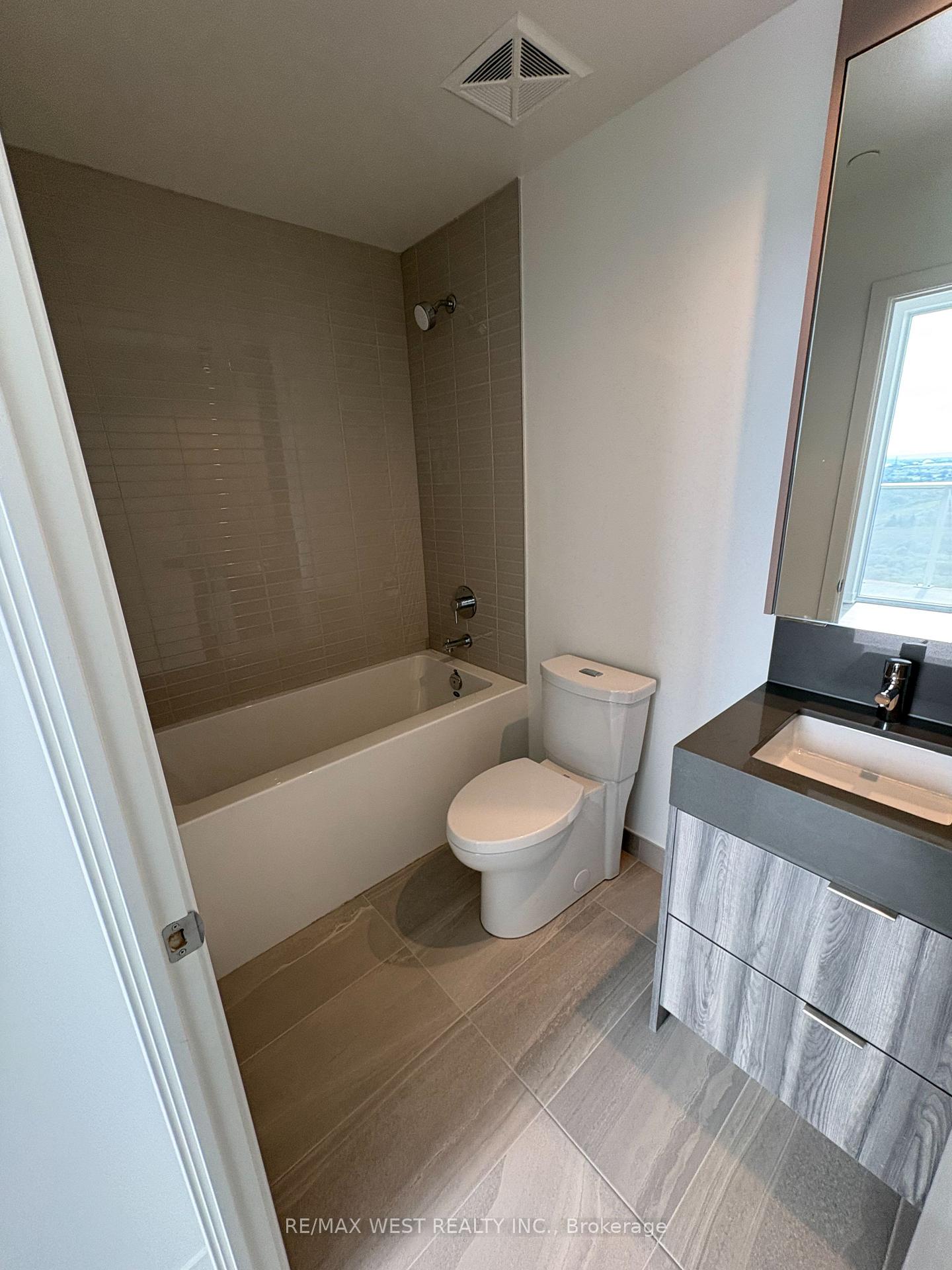 Photo 13 of Unit 2214, 6 Flavelle Trail, Vaughan, Steeles West Industrial — HOMEH