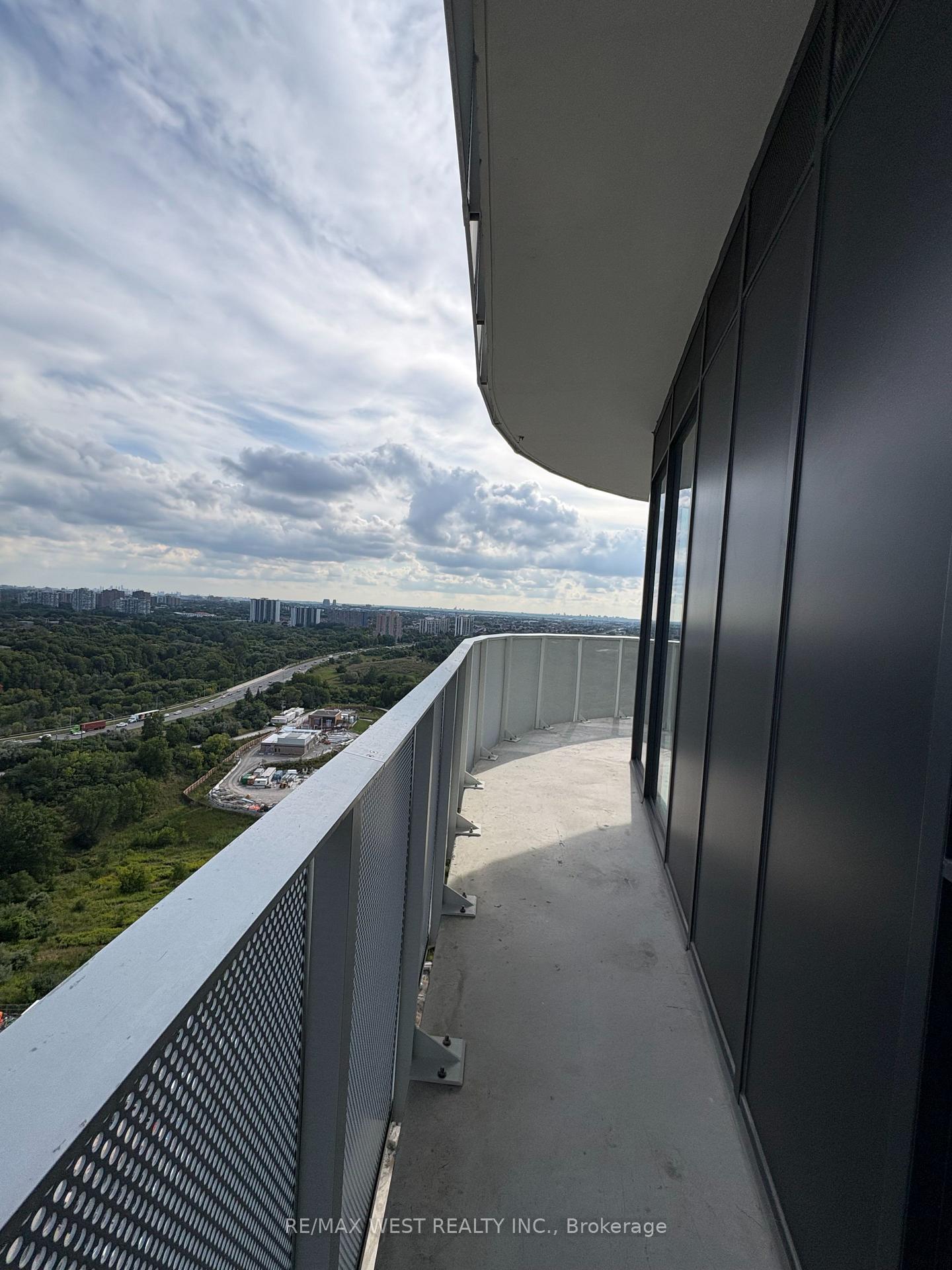 Photo 22 of Unit 2214, 6 Flavelle Trail, Vaughan, Steeles West Industrial — HOMEH