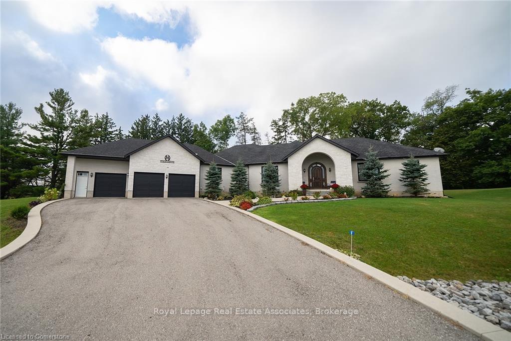 Photo 2 of Unit 8, 325 McLean School Road, Brant, South Dumfries — HOMEH