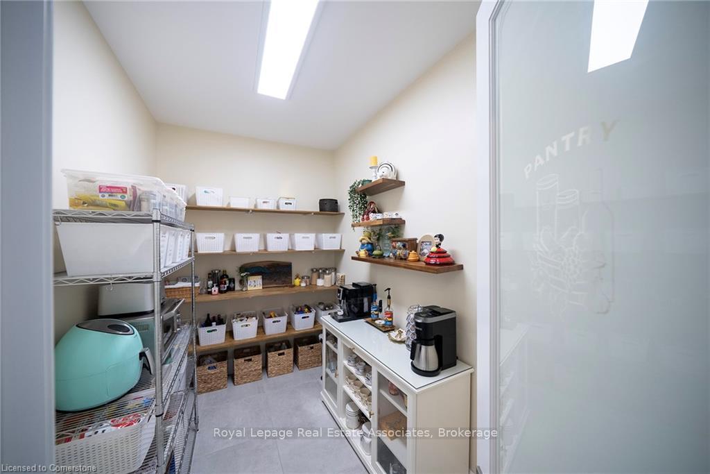 Photo 15 of Unit 8, 325 McLean School Road, Brant, South Dumfries — HOMEH