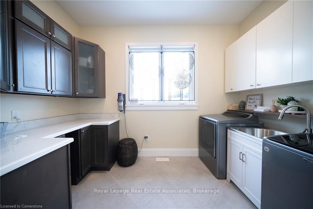 Photo 16 of Unit 8, 325 McLean School Road, Brant, South Dumfries — HOMEH