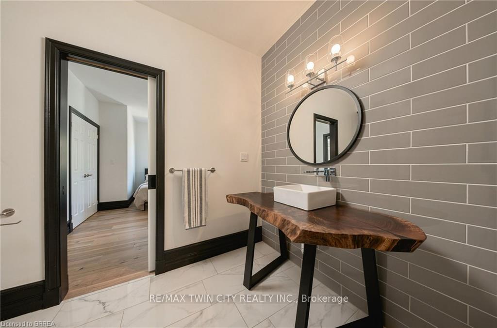 Photo 25 of 5 Tysons Way, Brant, Oakland — HOMEH