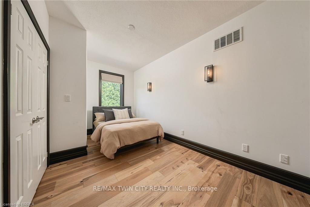 Photo 26 of 5 Tysons Way, Brant, Oakland — HOMEH