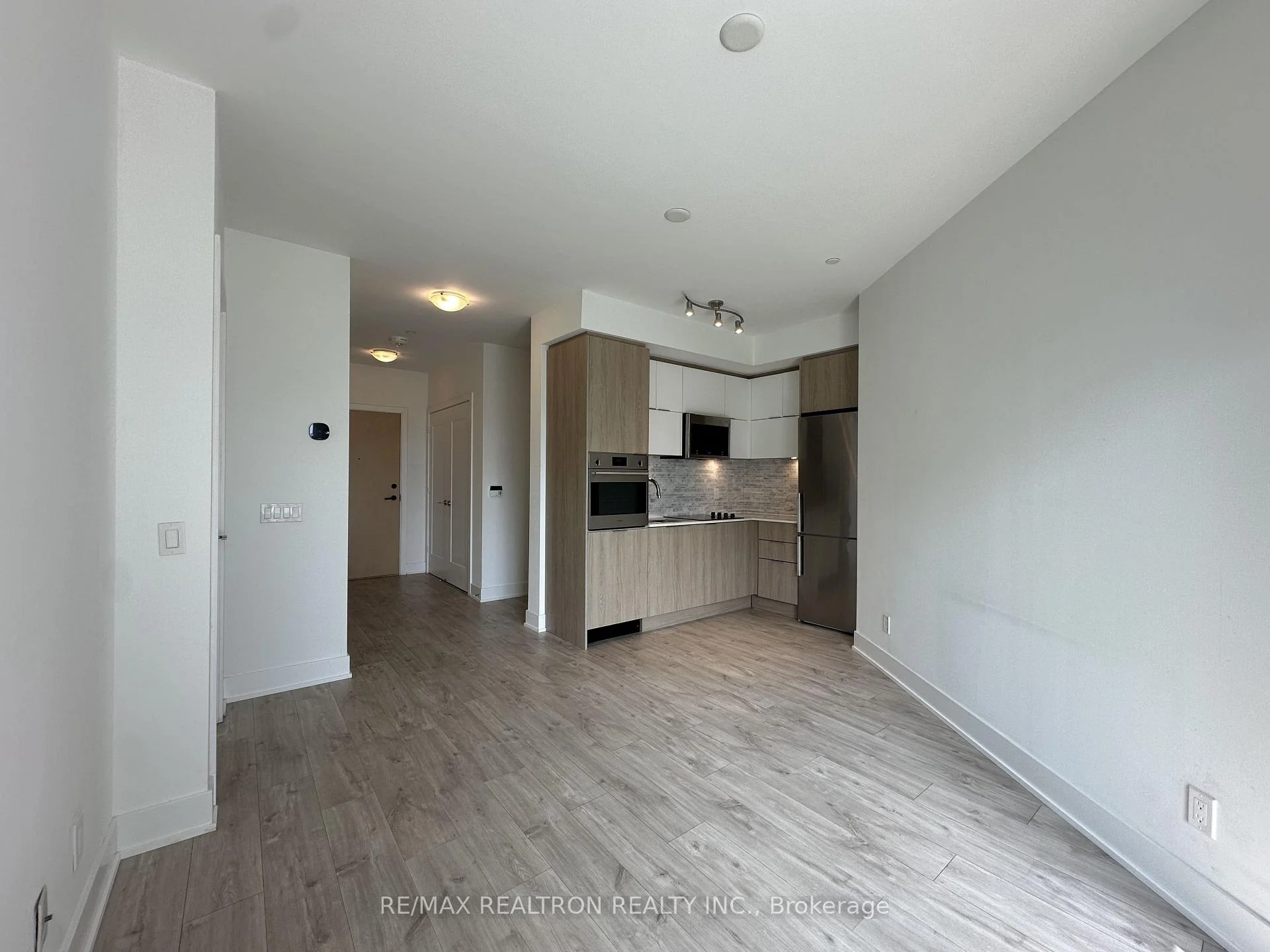 Photo 7 of Unit 528, 1 Belsize Drive, Toronto, Mount Pleasant West — HOMEH