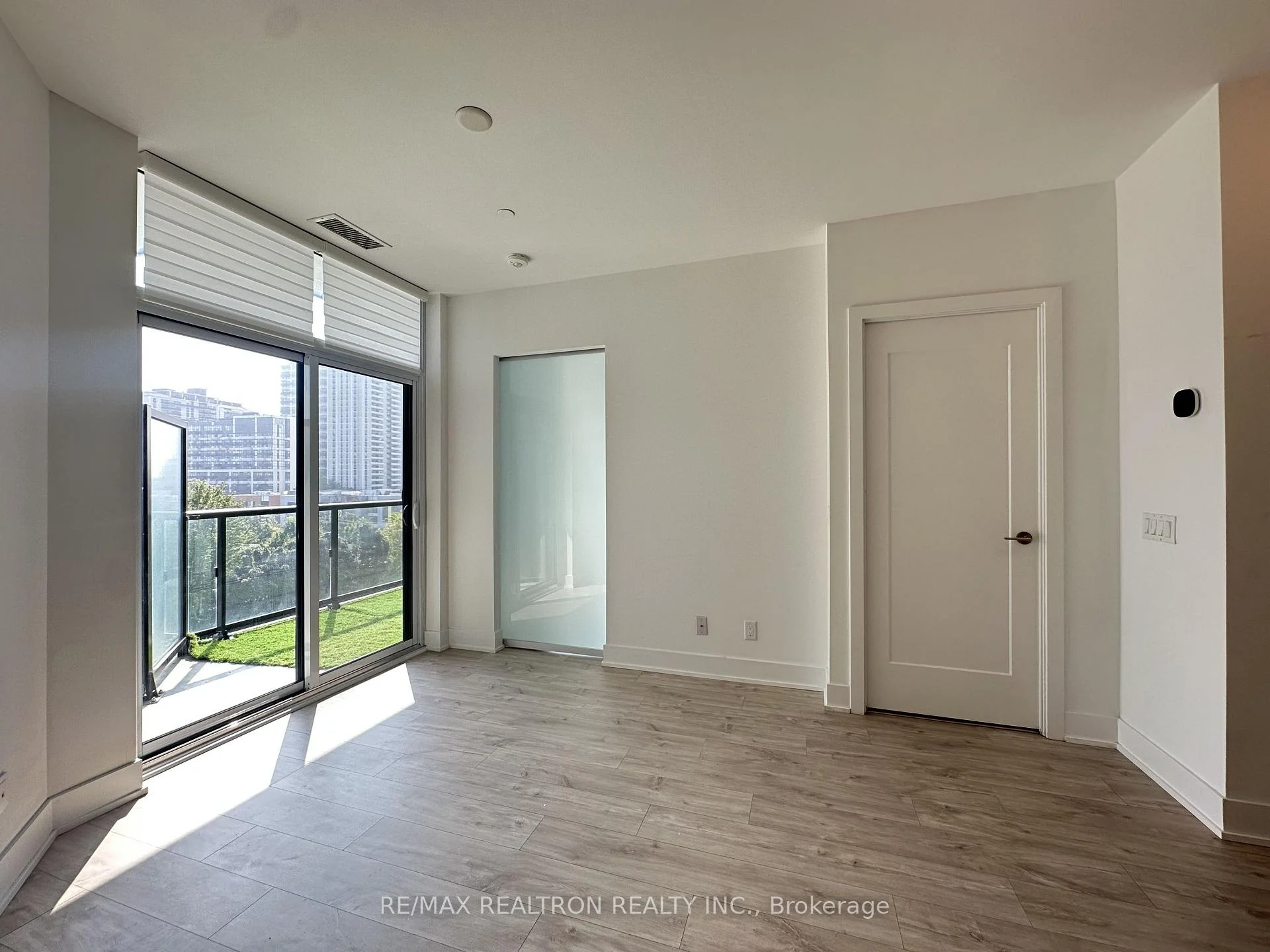 Photo 9 of Unit 528, 1 Belsize Drive, Toronto, Mount Pleasant West — HOMEH