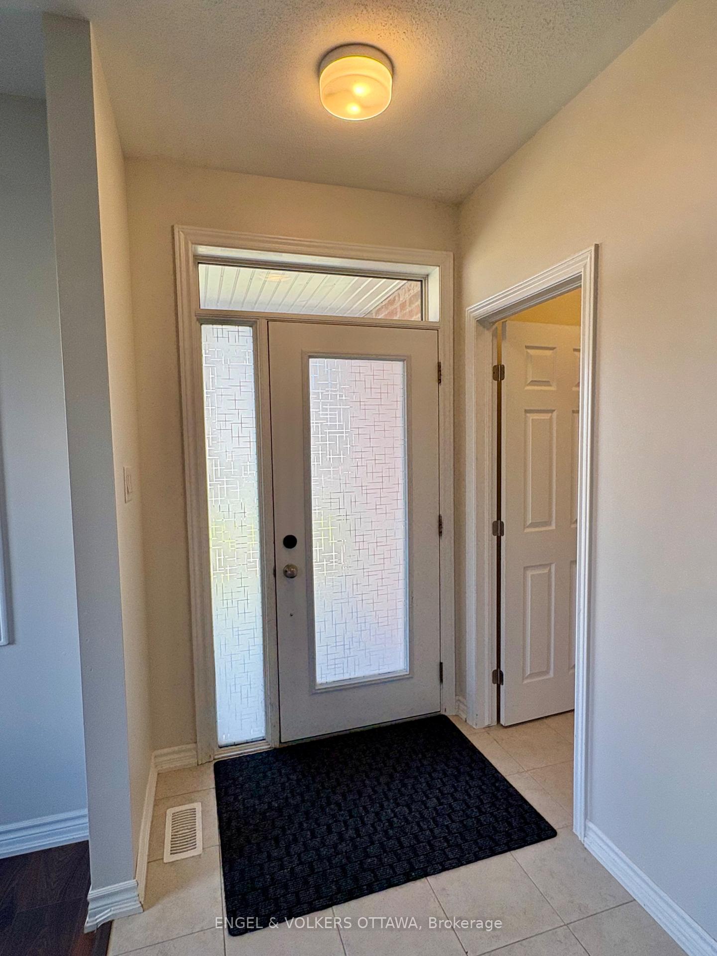 Photo 2 of 289 Zenith Private, Ottawa, Barrhaven - Half Moon Bay — HOMEH