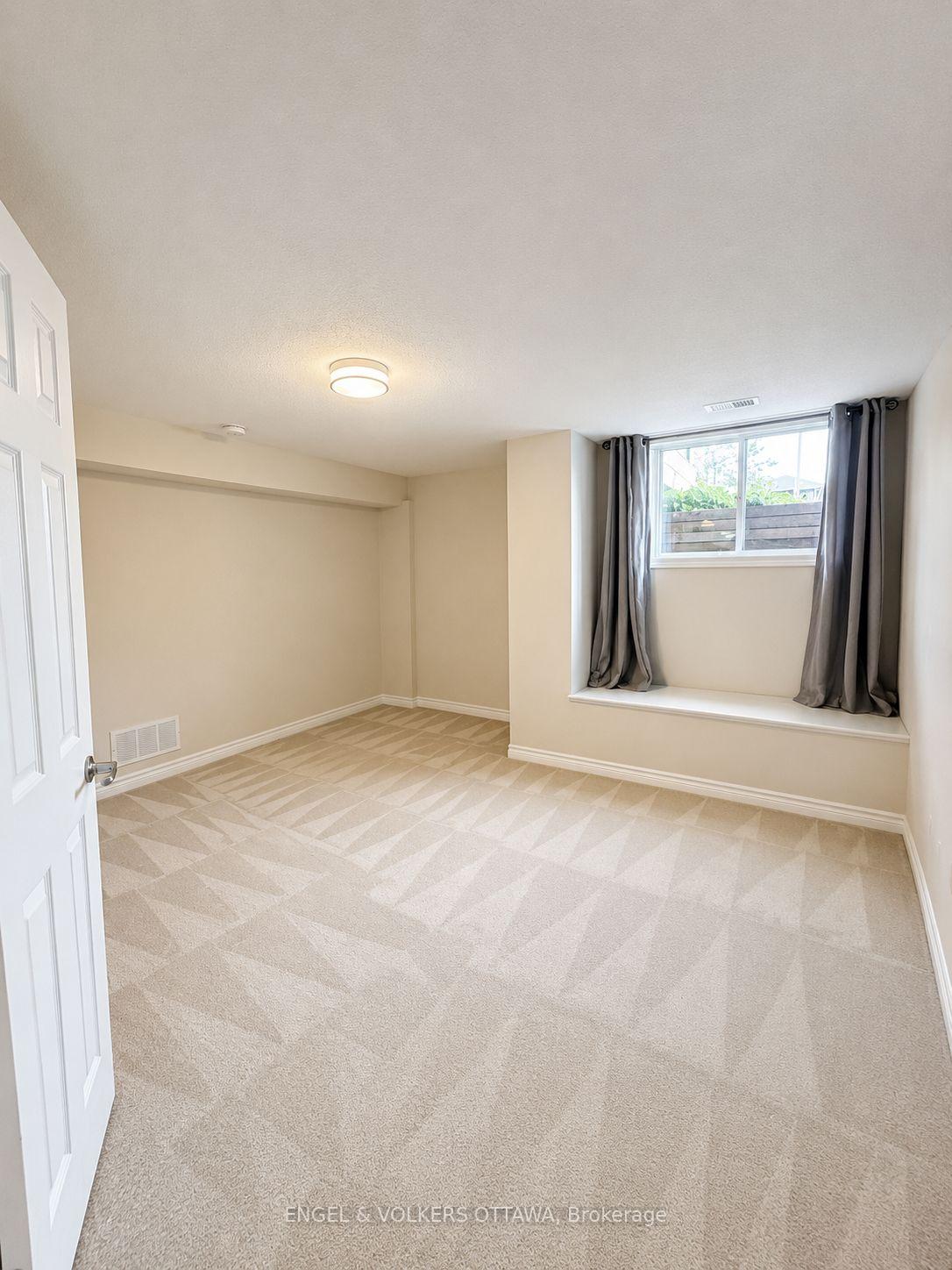 Photo 13 of 289 Zenith Private, Ottawa, Barrhaven - Half Moon Bay — HOMEH