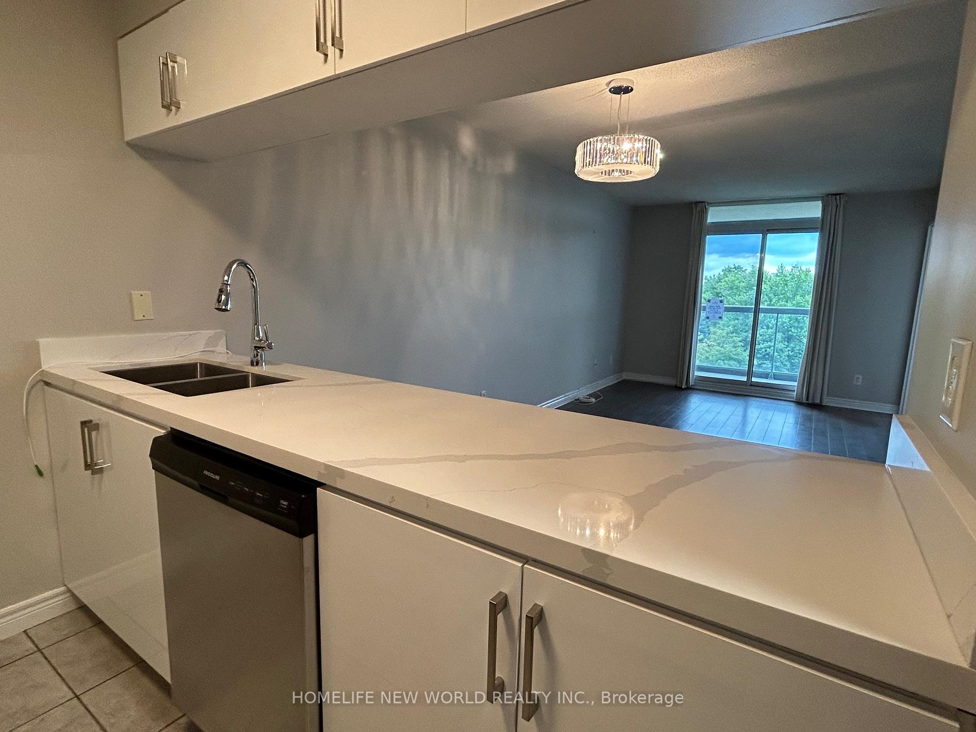 Photo 9 of Unit 710, 28 Empress Avenue, North York, Willowdale East — HOMEH