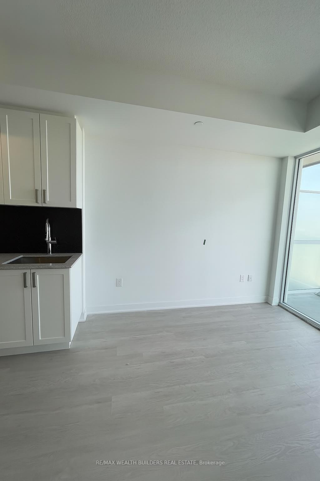 Photo 8 of Unit 1513, 2782 Barton Street E, Hamilton, Riverdale — HOMEH