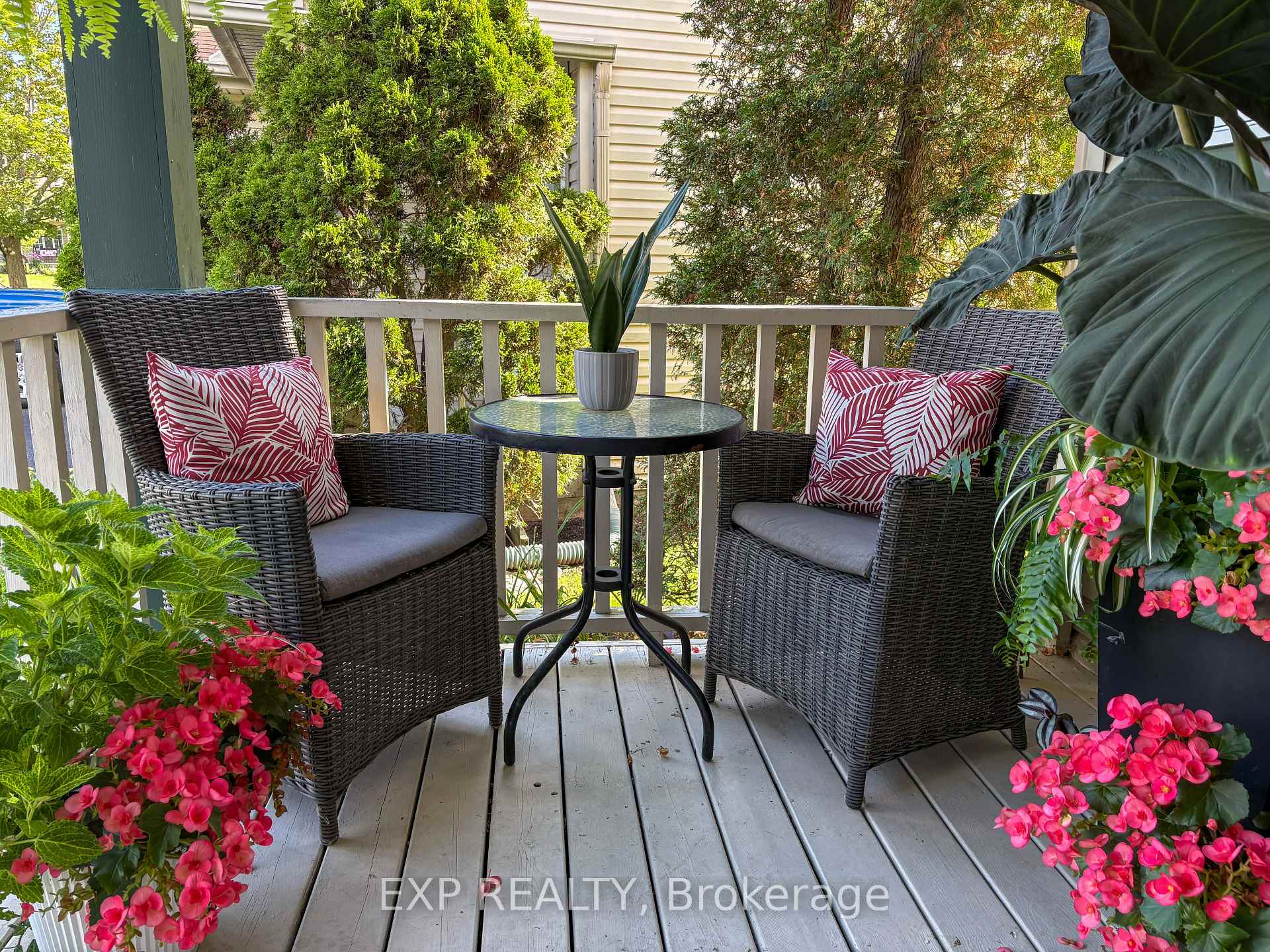 Photo 3 of 16 Crampton Drive, Carleton Place, Carleton Place — HOMEH