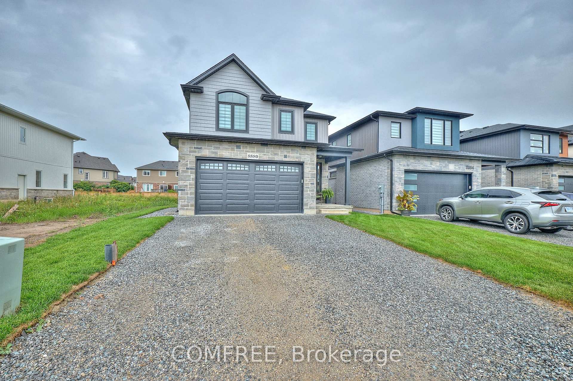 Photo 2 of 8880 Angie Drive, Niagara Falls, Forestview — HOMEH