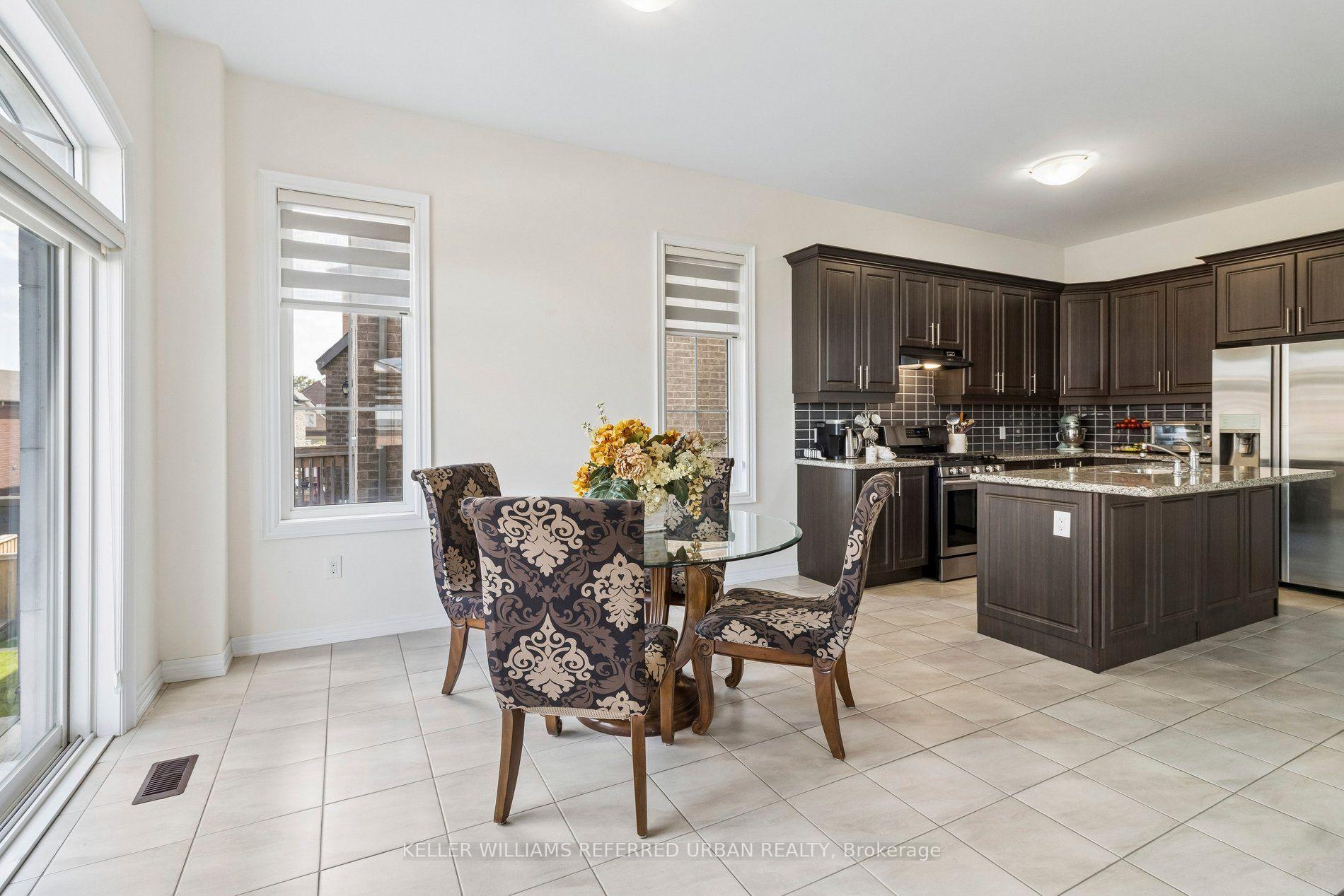 Photo 10 of 54 Leary Crescent, Richmond Hill, Westbrook — HOMEH