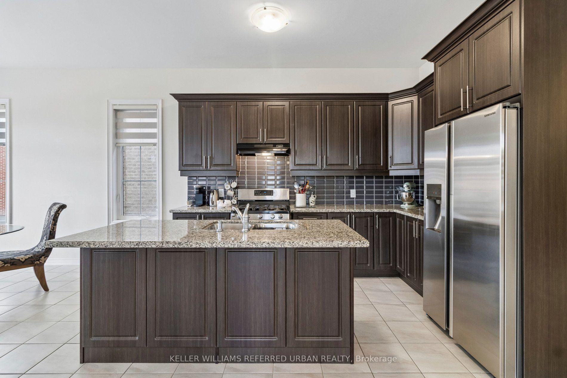 Photo 12 of 54 Leary Crescent, Richmond Hill, Westbrook — HOMEH