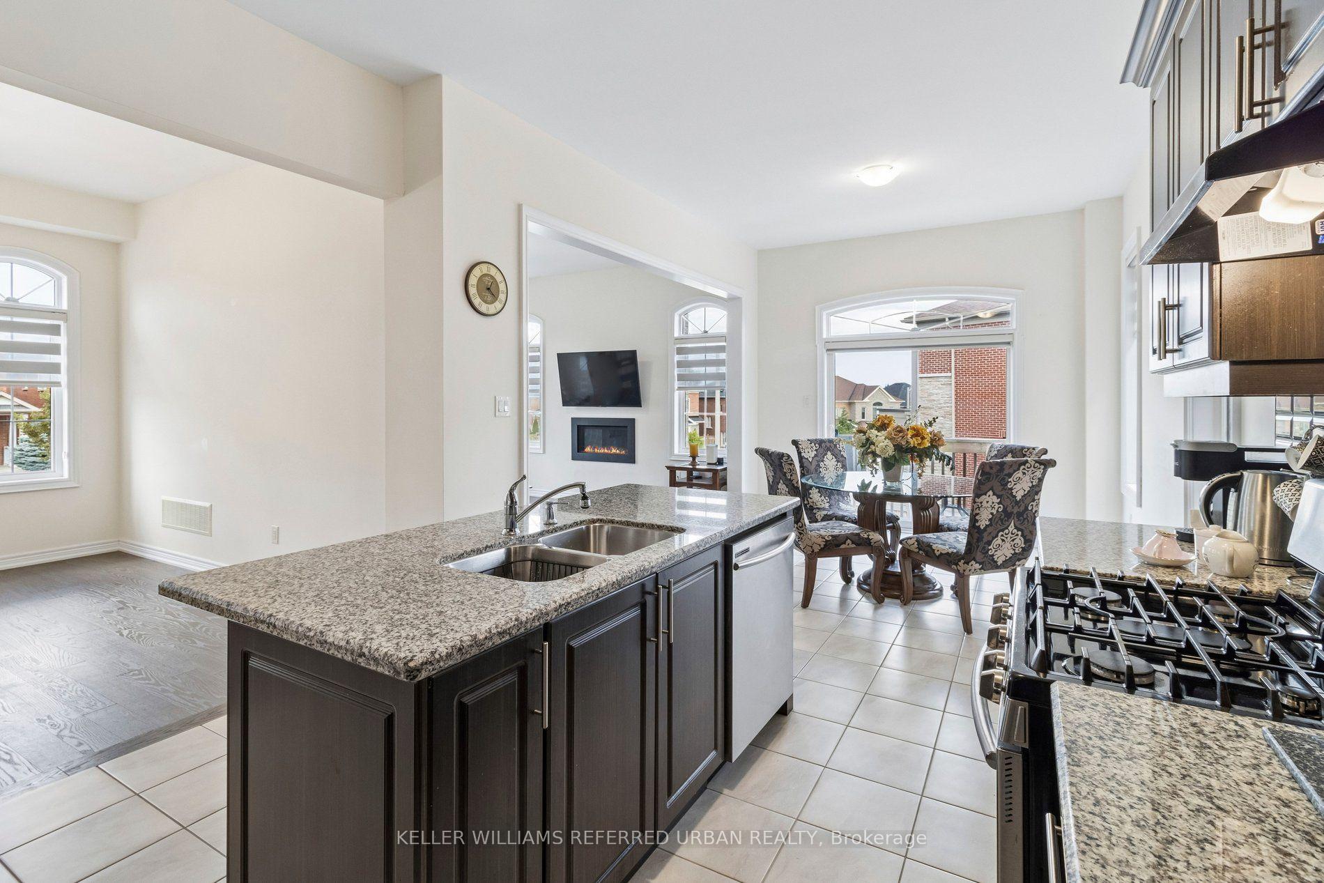 Photo 13 of 54 Leary Crescent, Richmond Hill, Westbrook — HOMEH