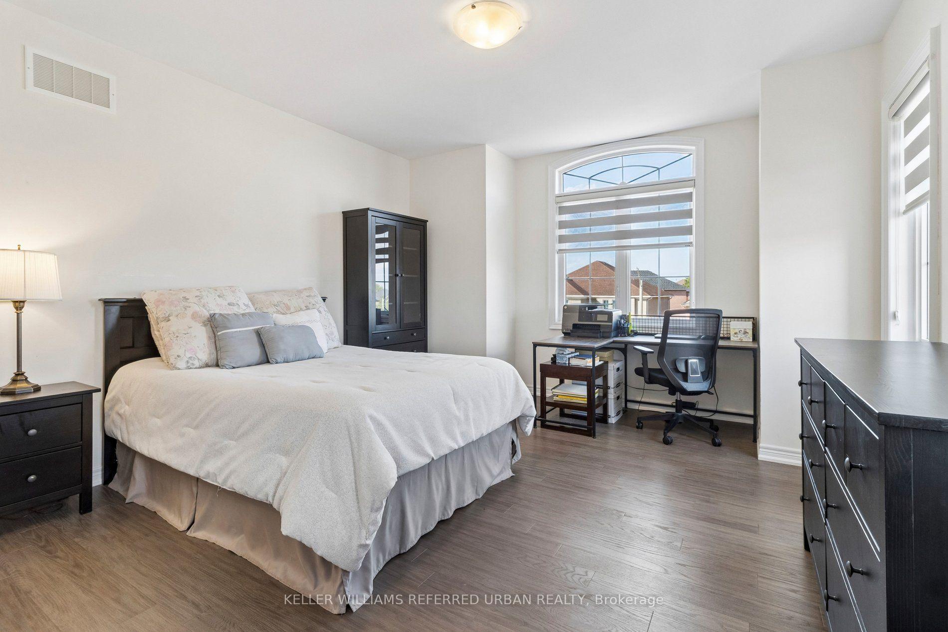 Photo 32 of 54 Leary Crescent, Richmond Hill, Westbrook — HOMEH