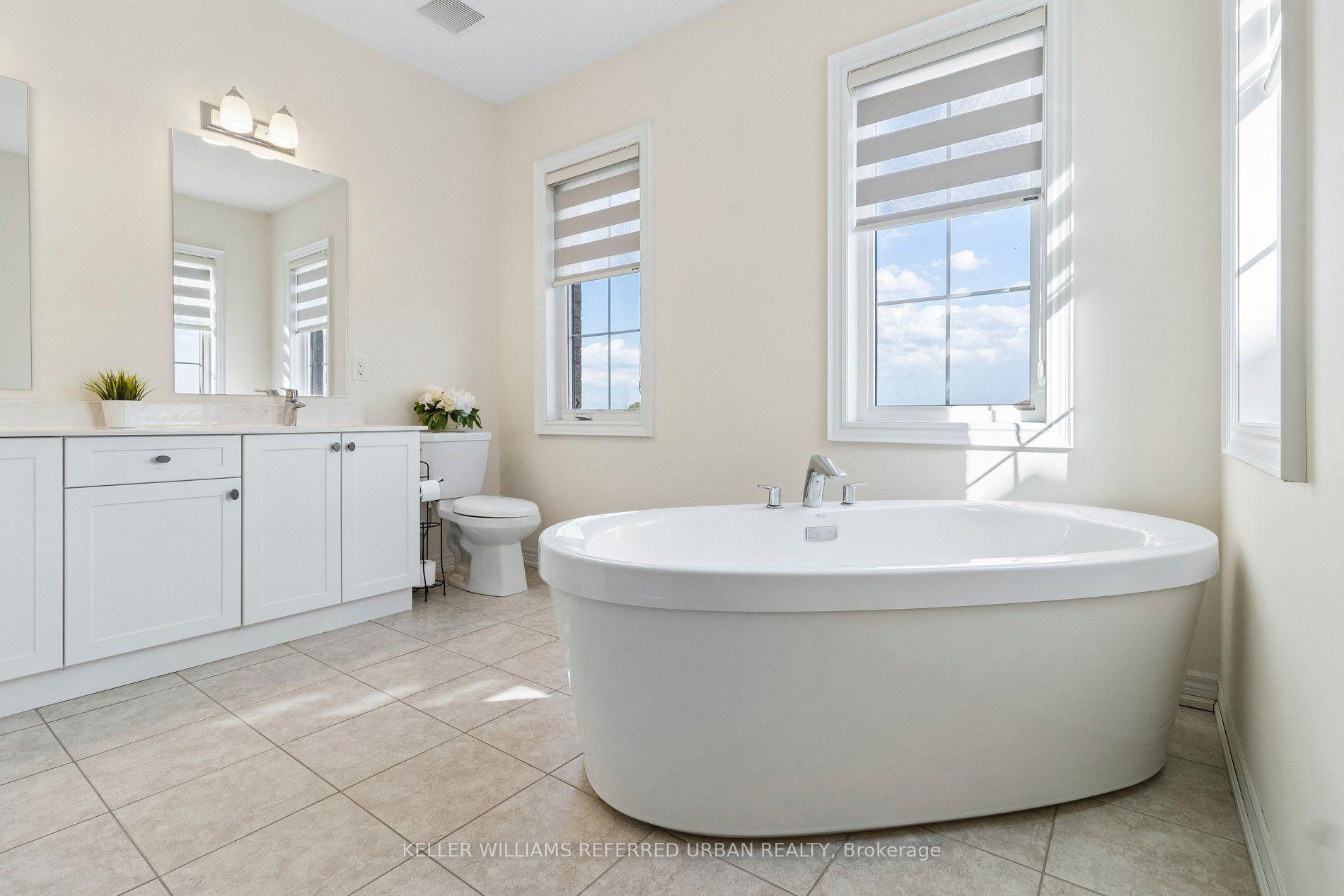 Photo 36 of 54 Leary Crescent, Richmond Hill, Westbrook — HOMEH