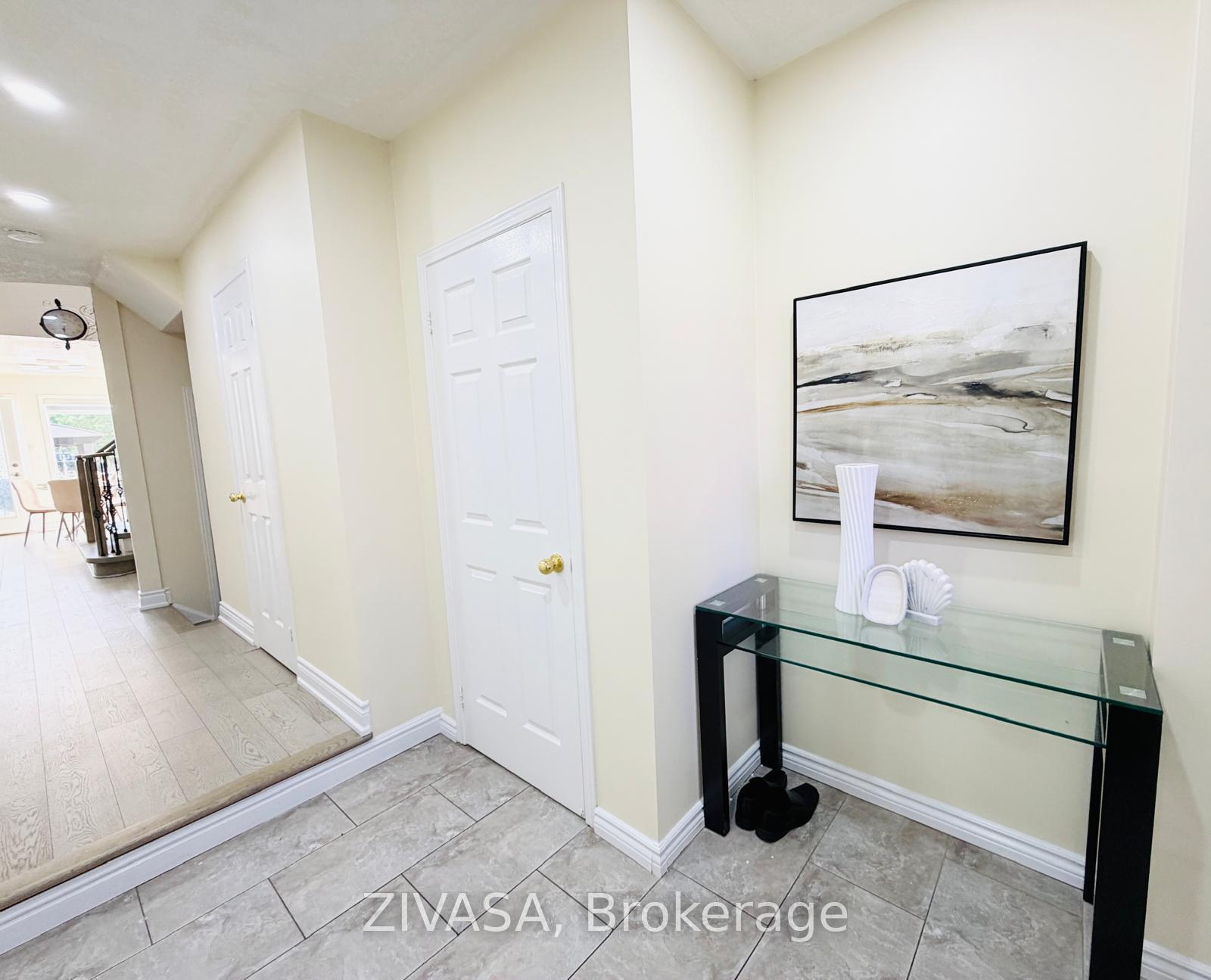Photo 4 of 5191 Porter Street, Burlington, Uptown — HOMEH