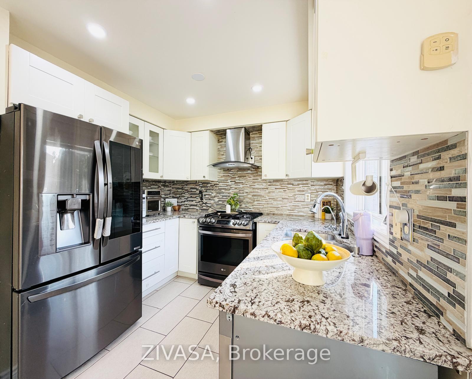 Photo 11 of 5191 Porter Street, Burlington, Uptown — HOMEH