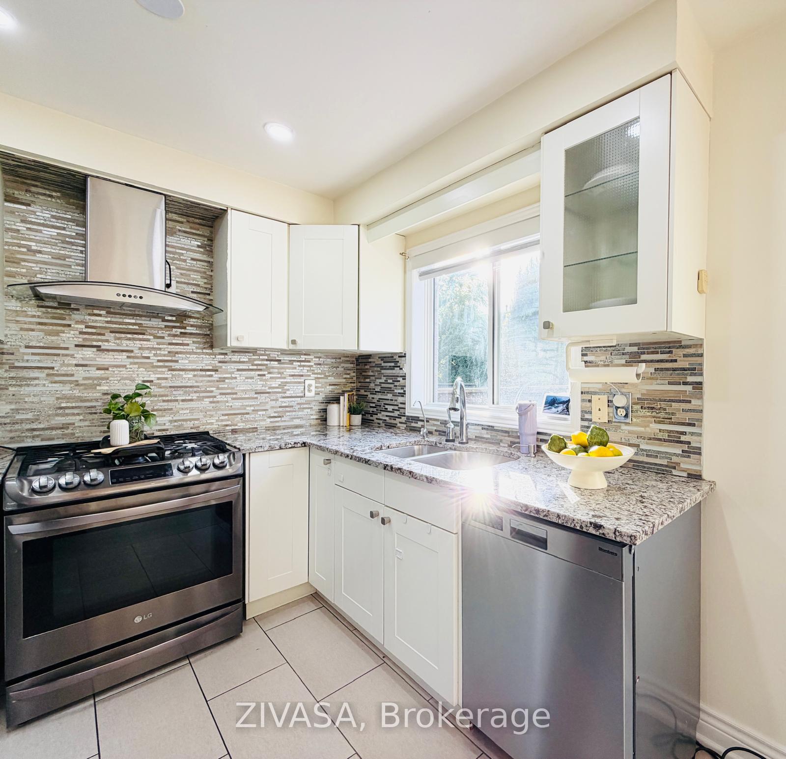Photo 12 of 5191 Porter Street, Burlington, Uptown — HOMEH
