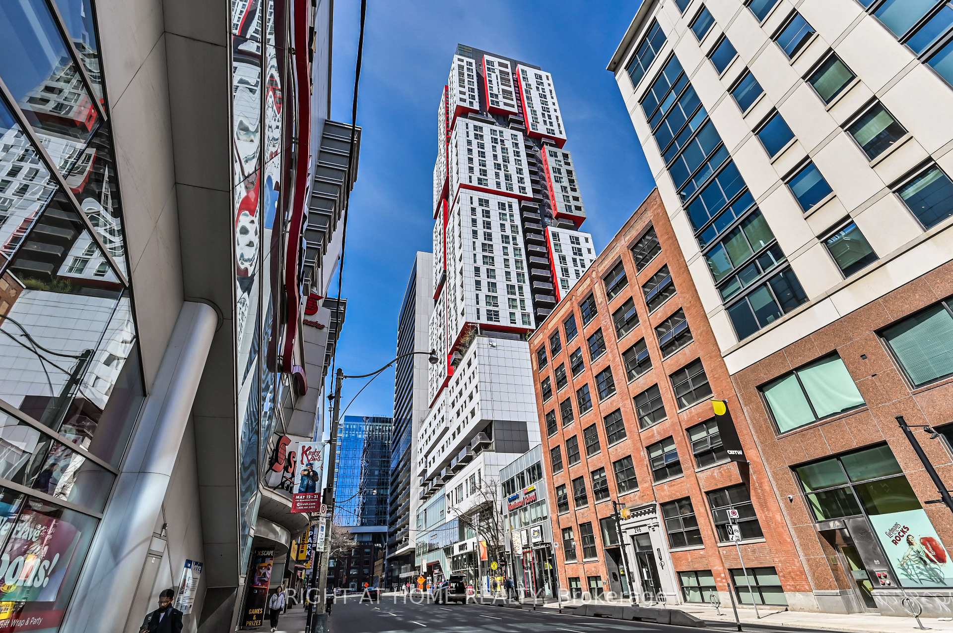 Front of Unit 3506, 318 Richmond Street W